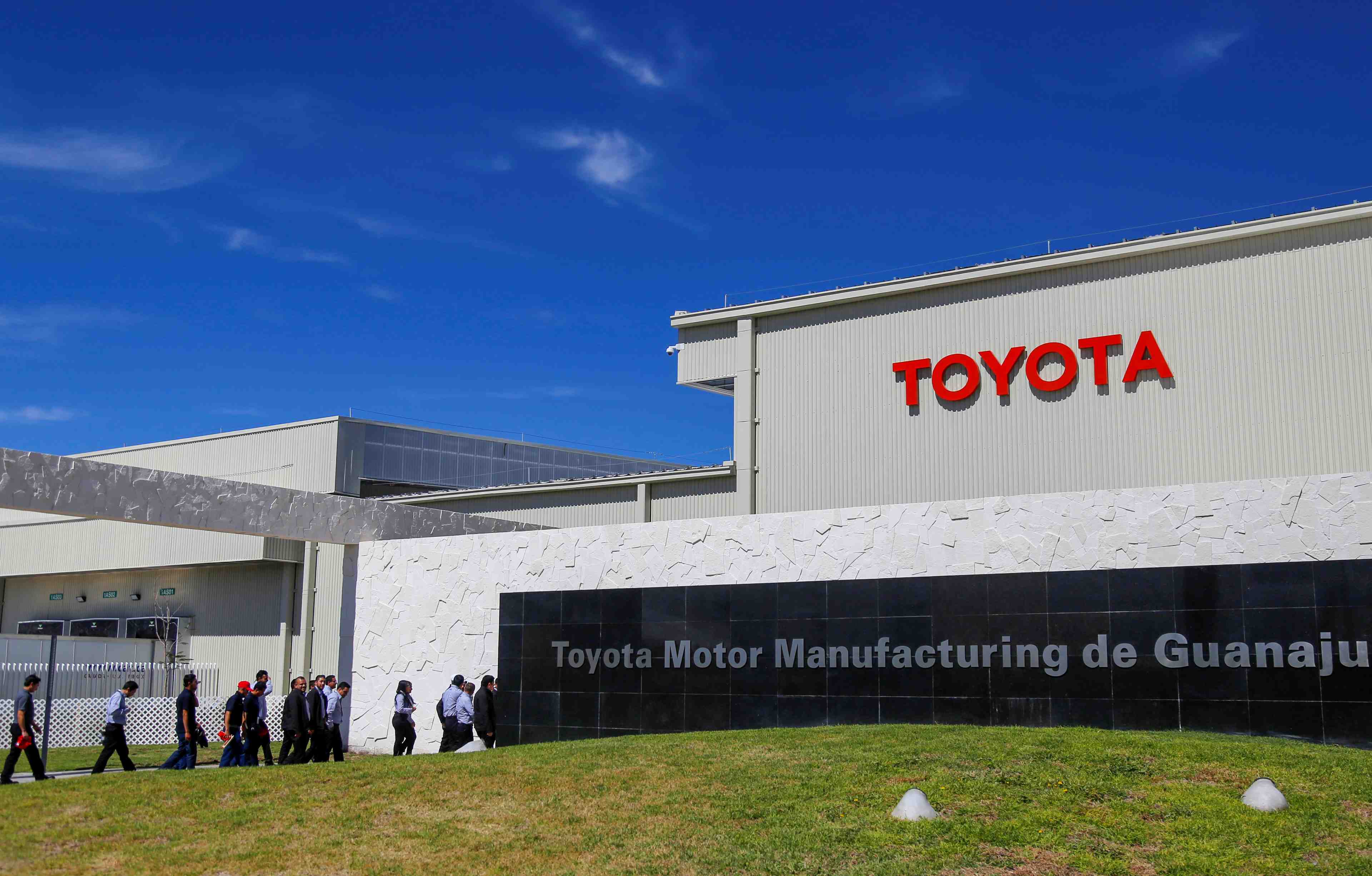 Toyota abaisse son objectif annuel de production automobile en raison de la penurie de puces