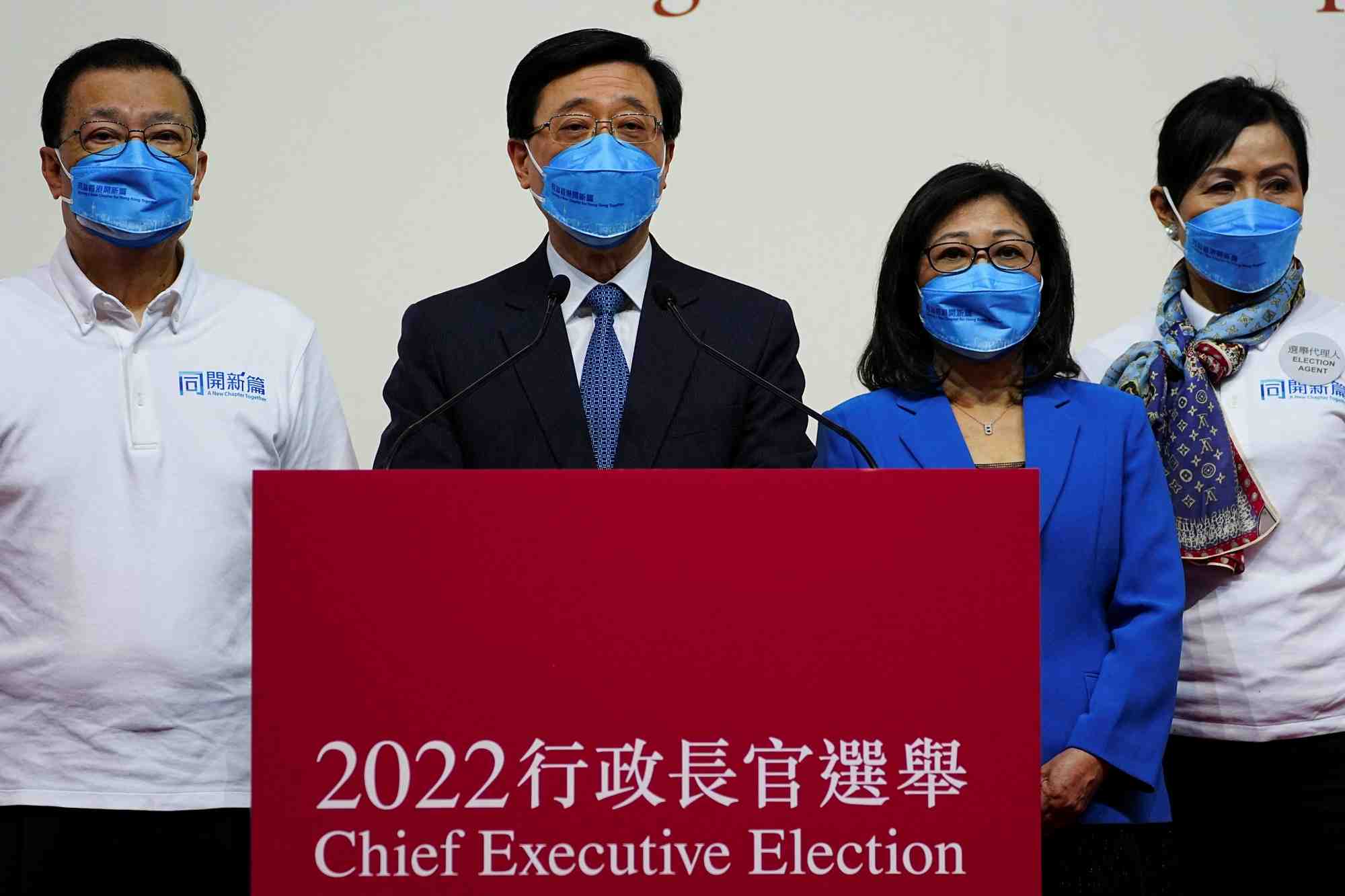 L'ancien chef de la securite de hong kong prend la tete de l'executif