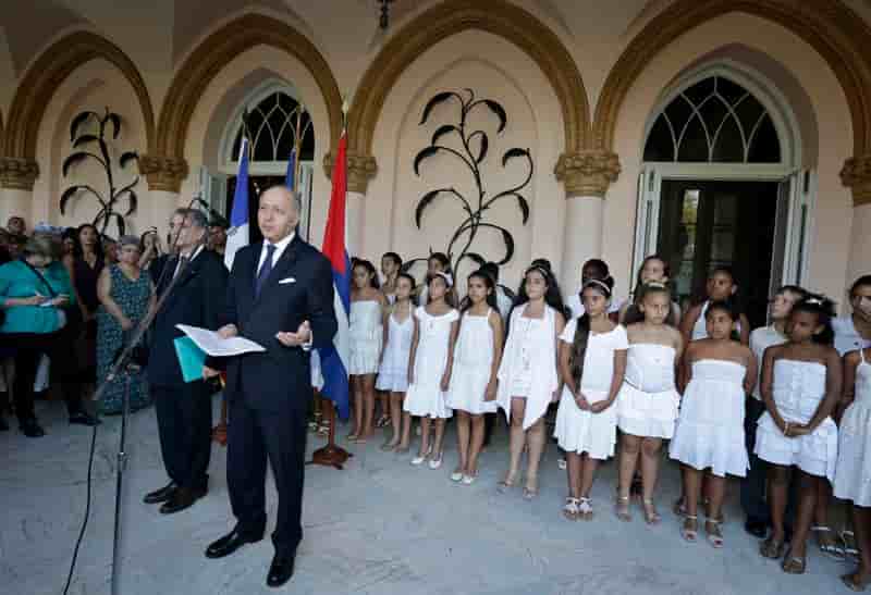 Laurent Fabius à Cuba pour une visite historique
