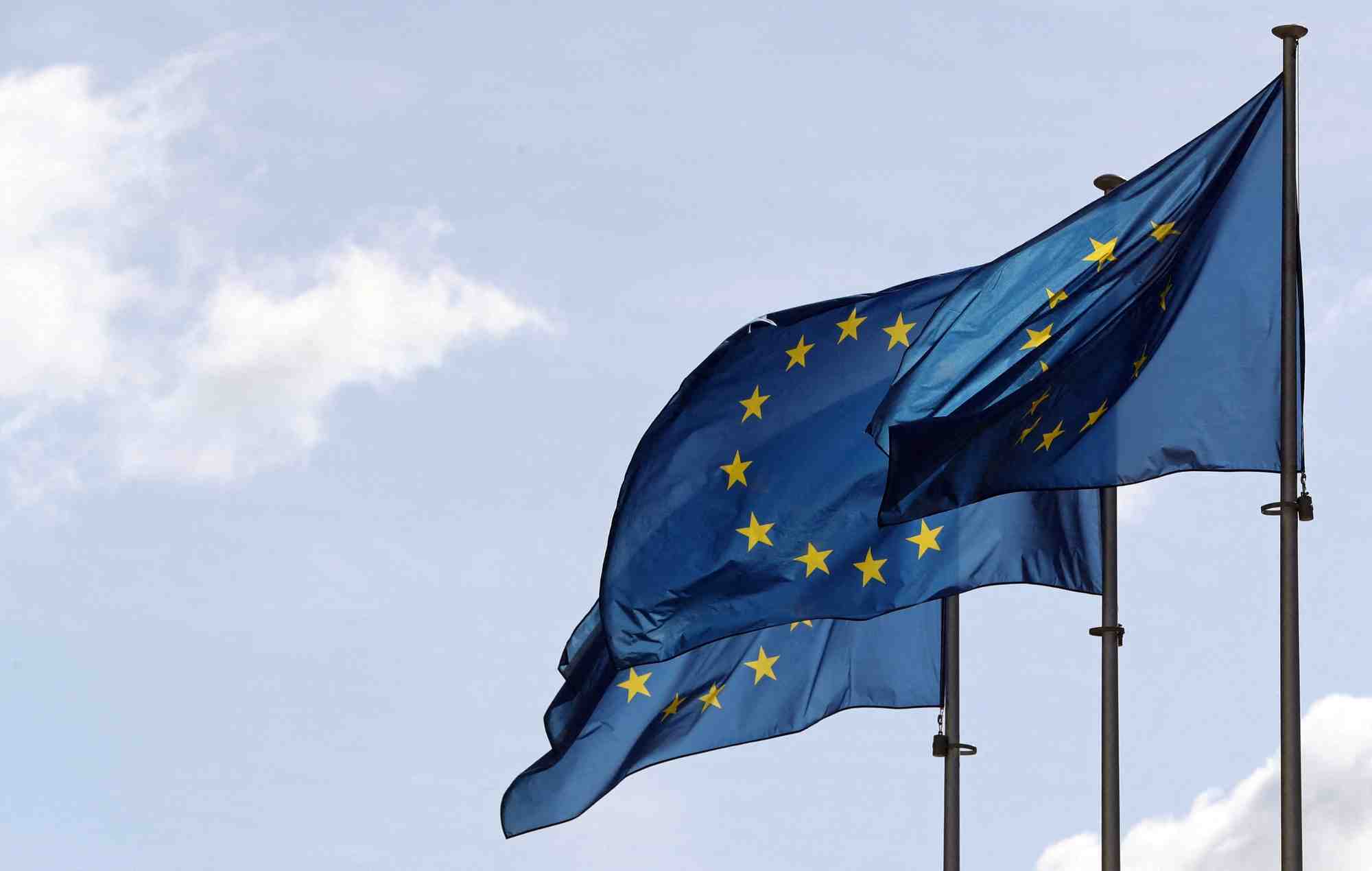 Le deficit commercial de la zone euro a presque double en avril