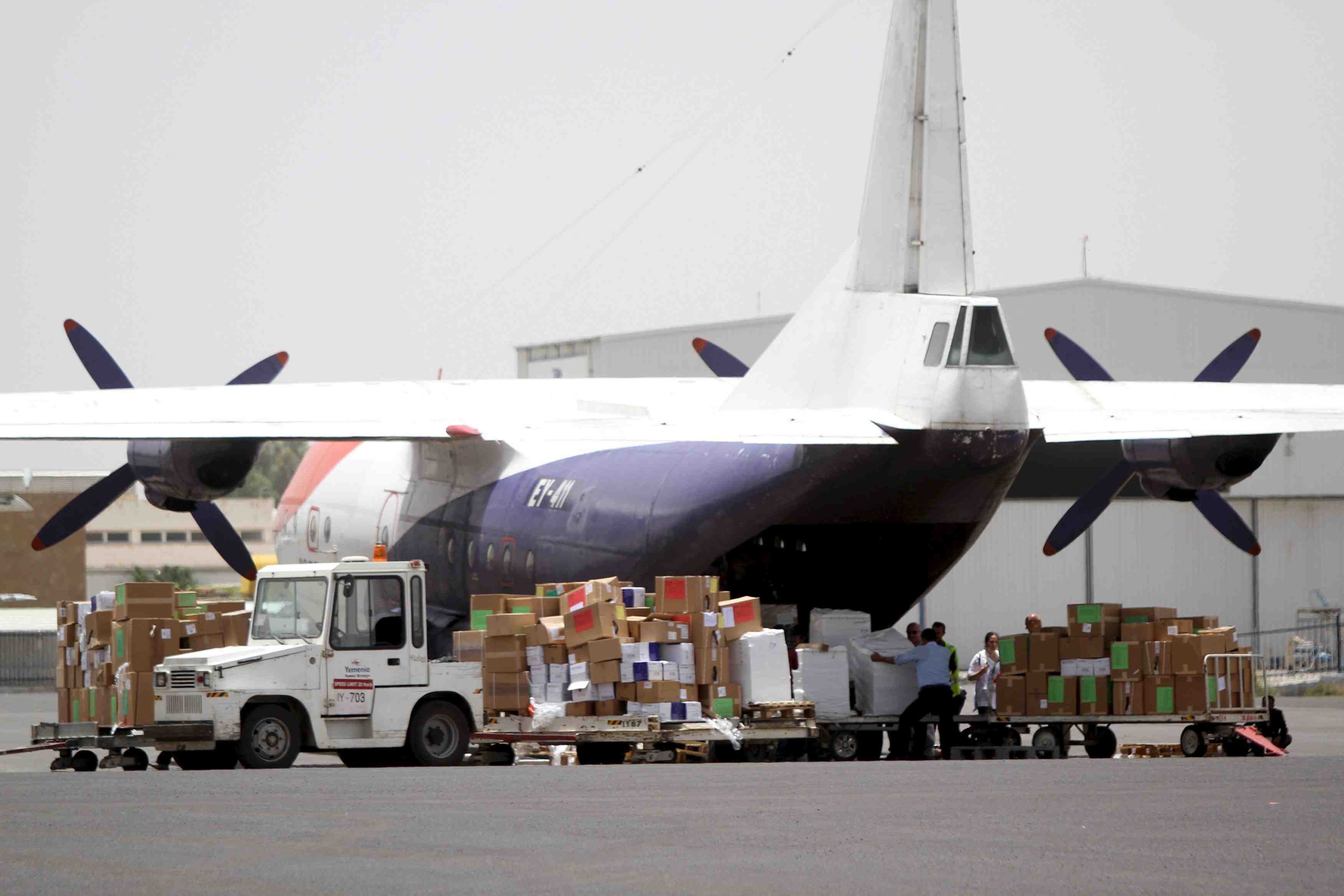 Deux avions du cicr et de l'unicef se posent a sanaa, au yemen