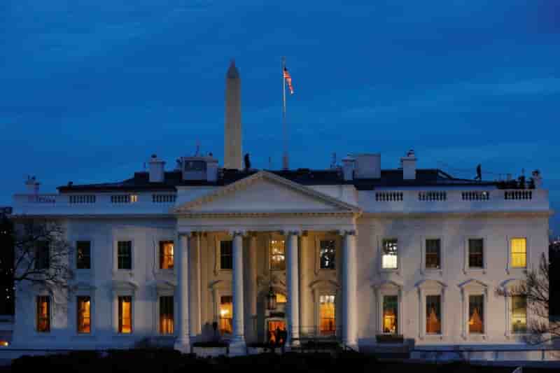 Le couple trump recu par les obama a la maison blanche