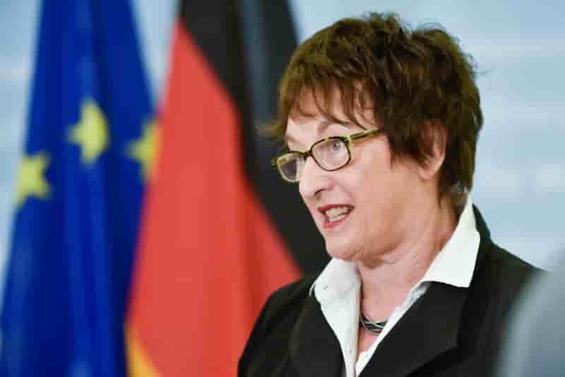 L'entree de geely dans daimler merite des explications, selon brigitte zypries