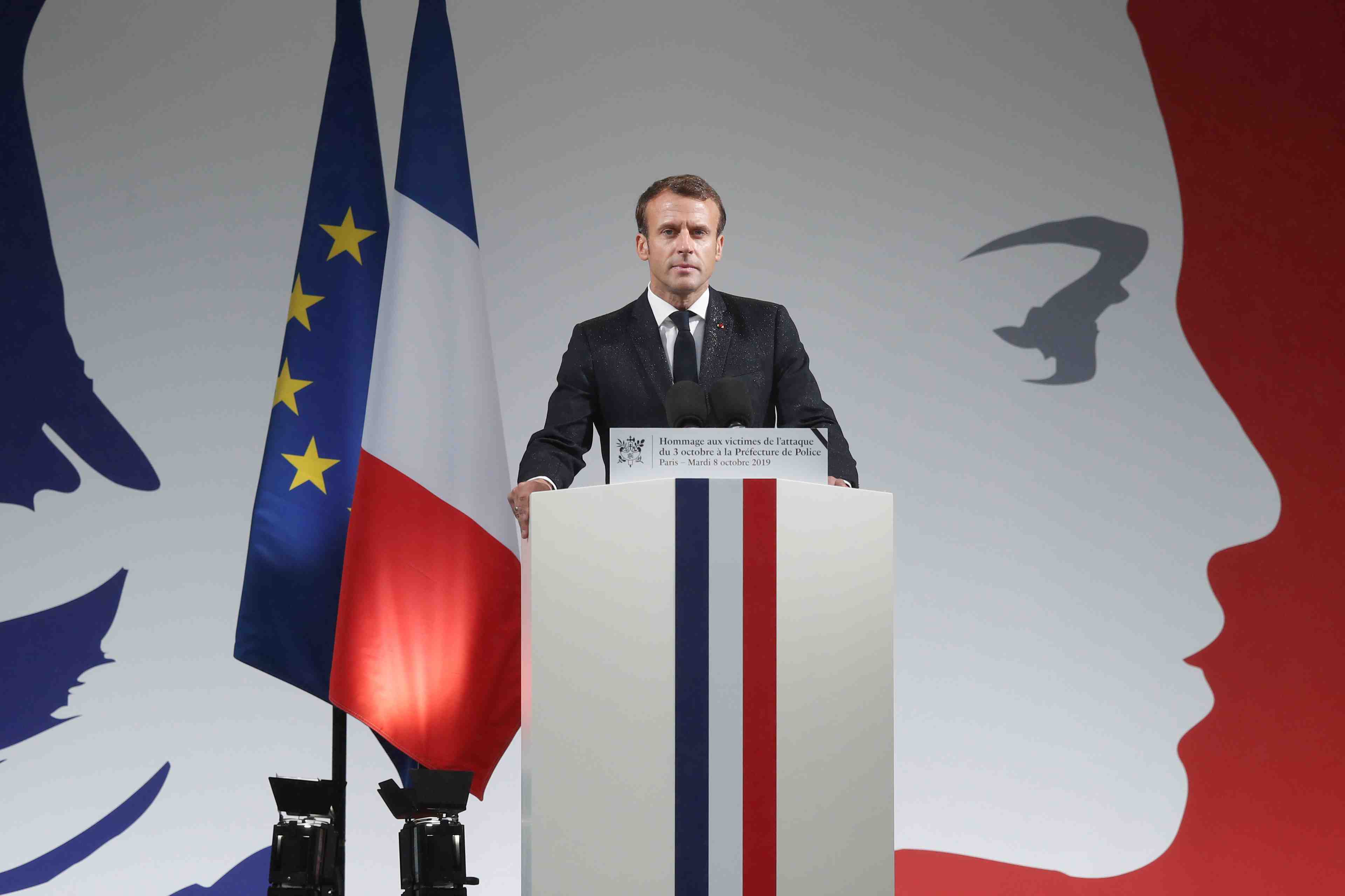 Si les britanniques ne veulent pas bouger, ils devront en assumer la responsabilite, dit macron