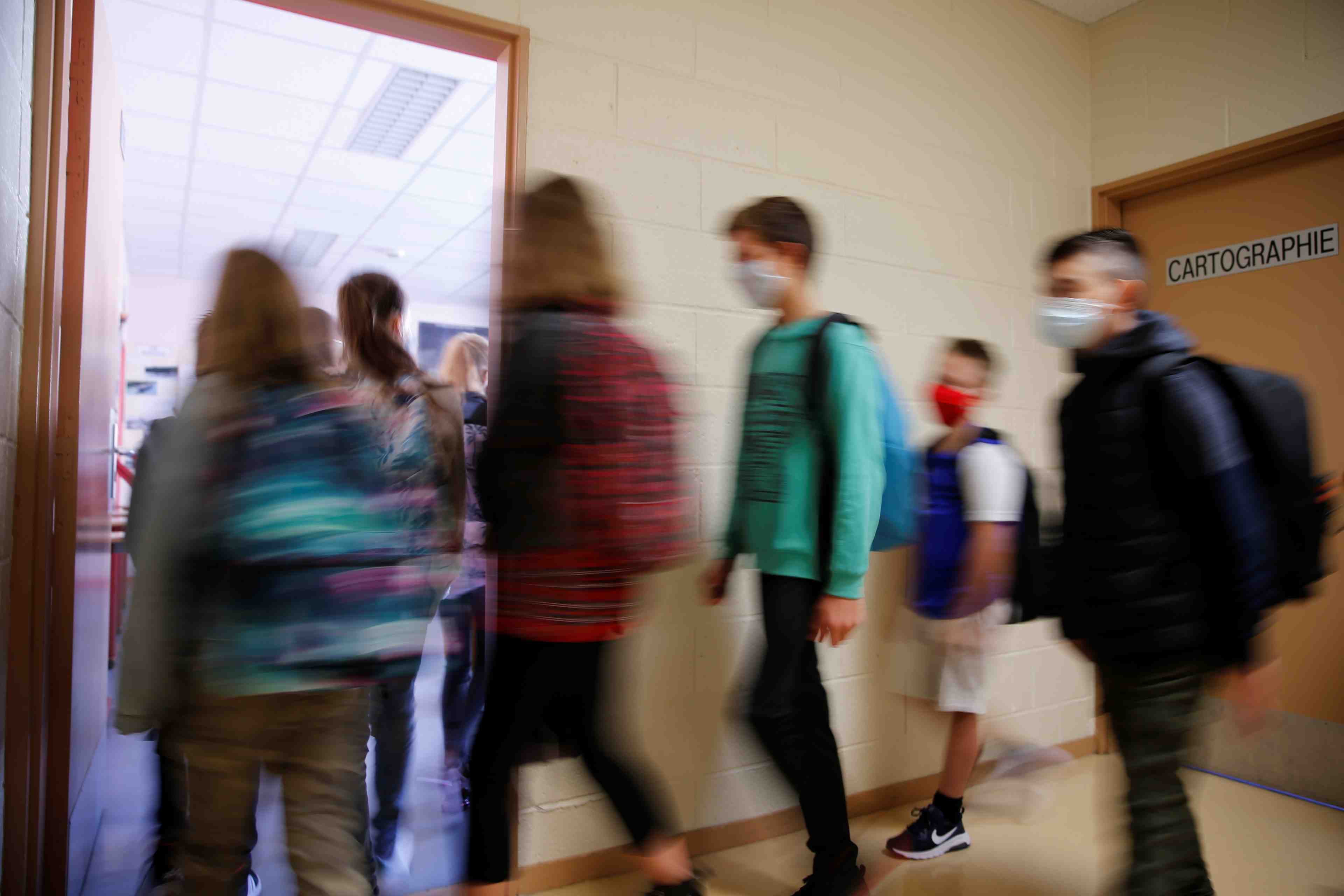 Vacciner des enfants pourrait devenir necessaire, dit fischer