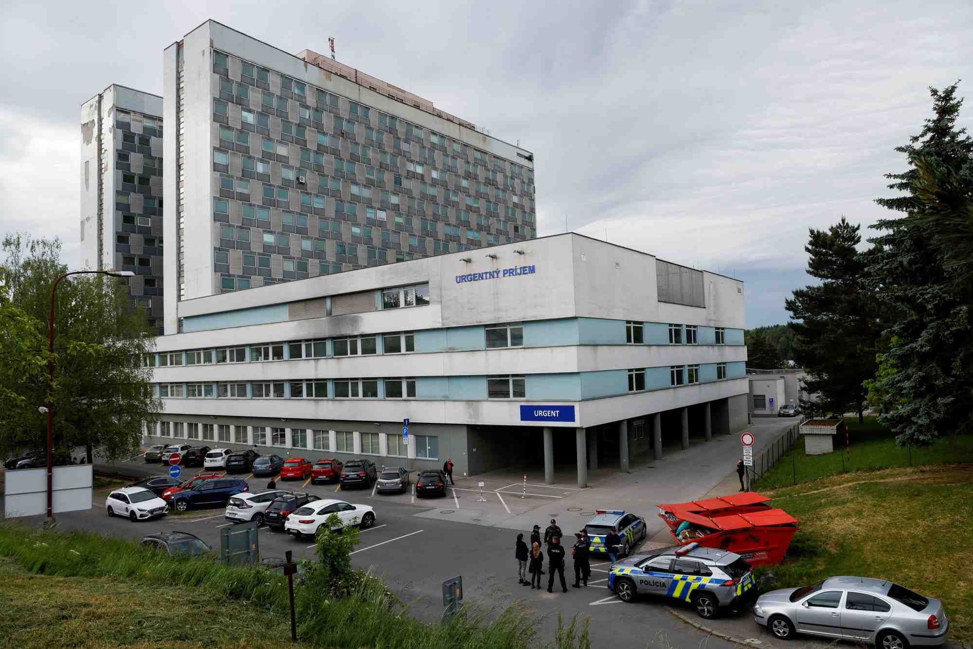 L'hopital universitaire roosevelt ou le premier ministre slovaque robert fico a ete transporte apres avoir blesse par balles a handlova