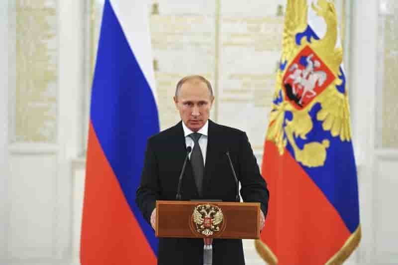 Vladimir Poutine décore Christophe de Margerie à titre posthume