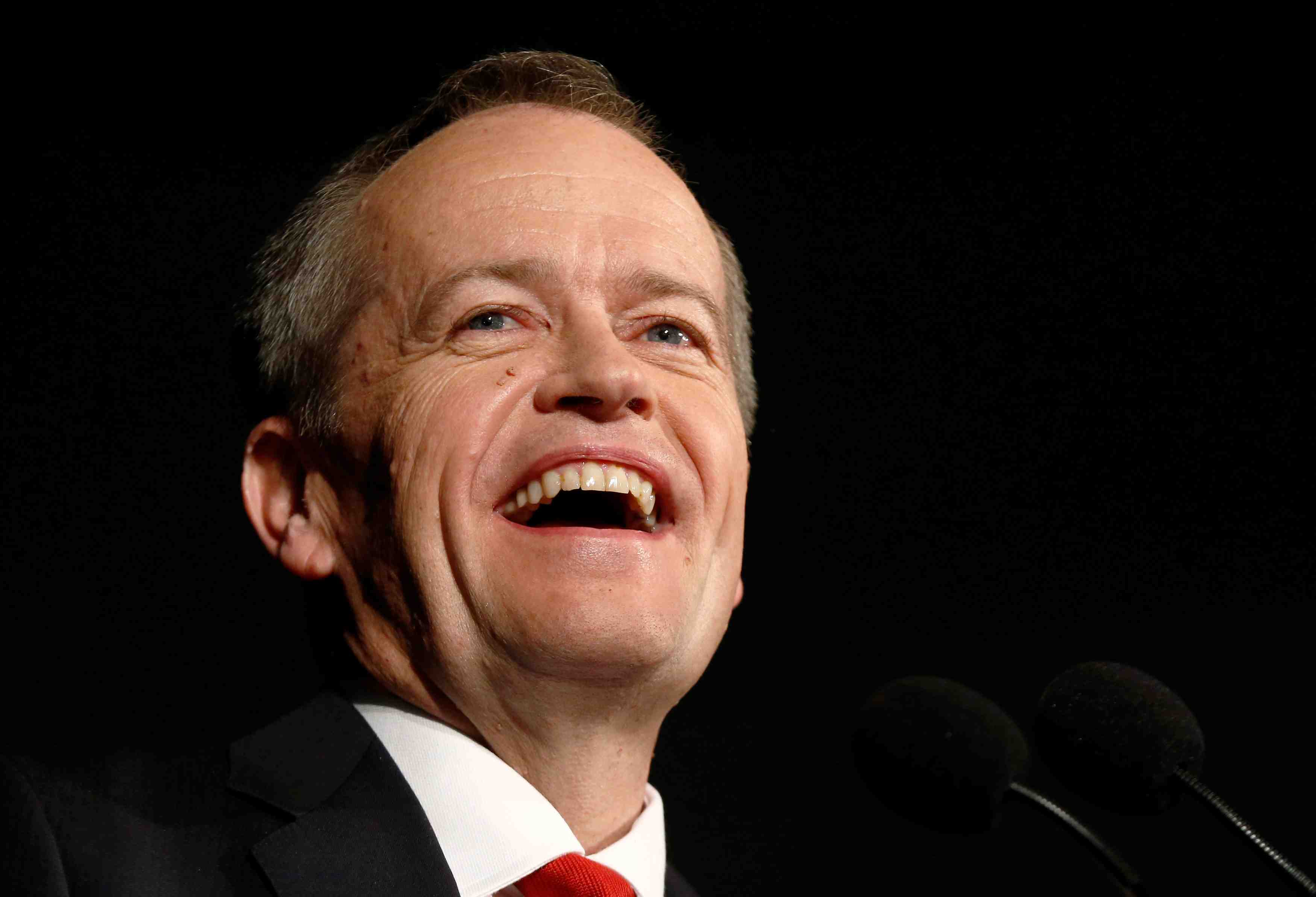 Le labour australien en tete des elections mais sans majorite
