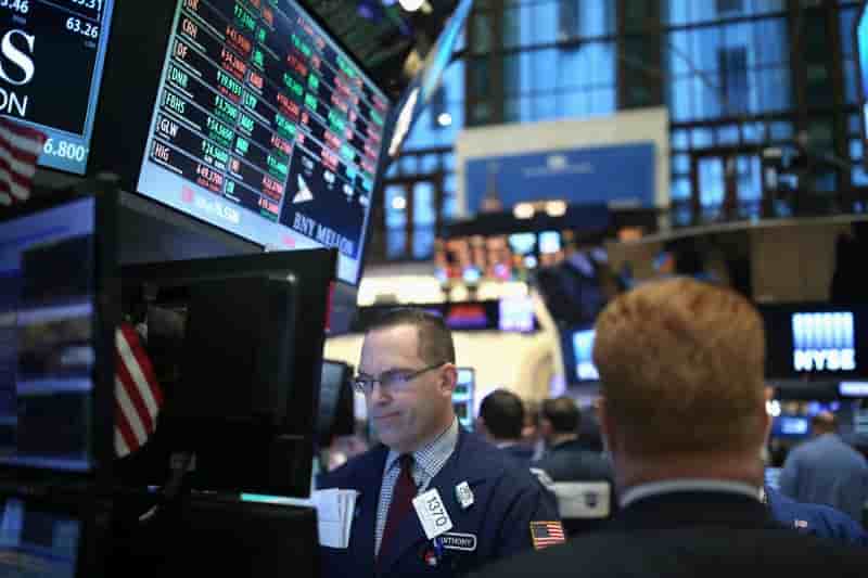 Wall street ouvre en hausse en attendant le discours de trump