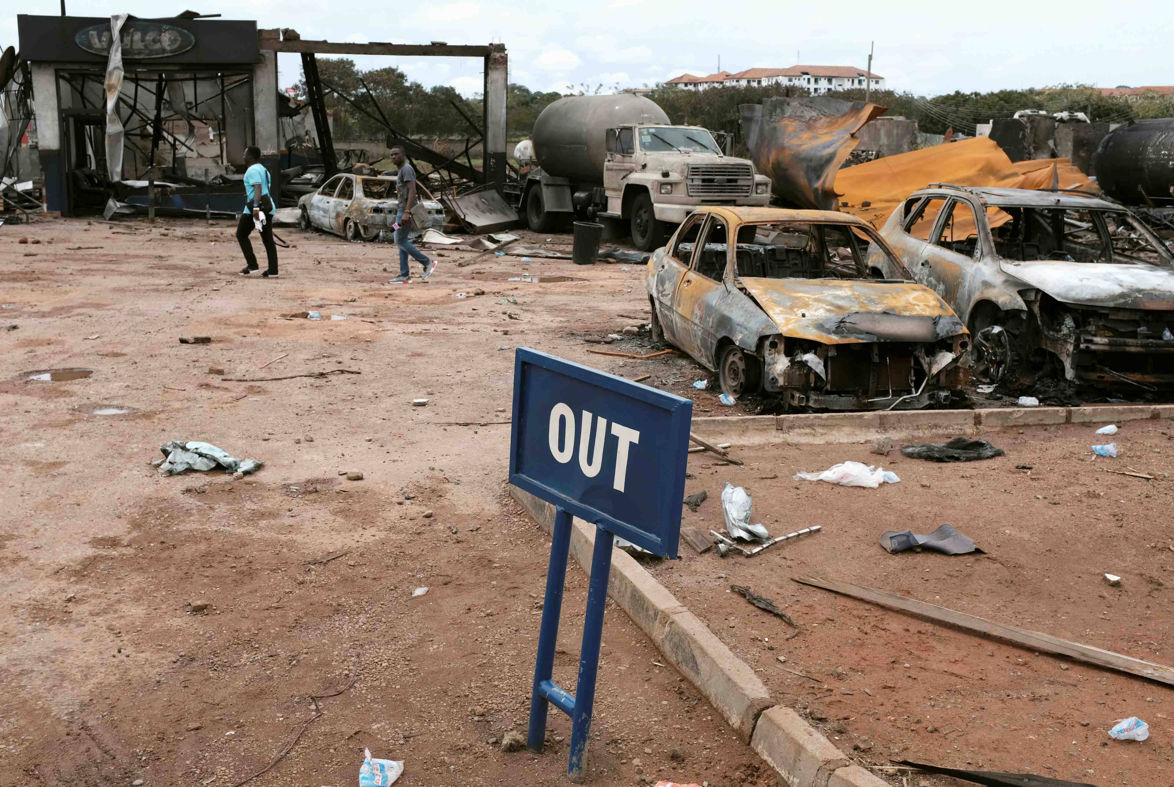 Spectaculaire explosion au ghana, sept morts, nombreux blesses