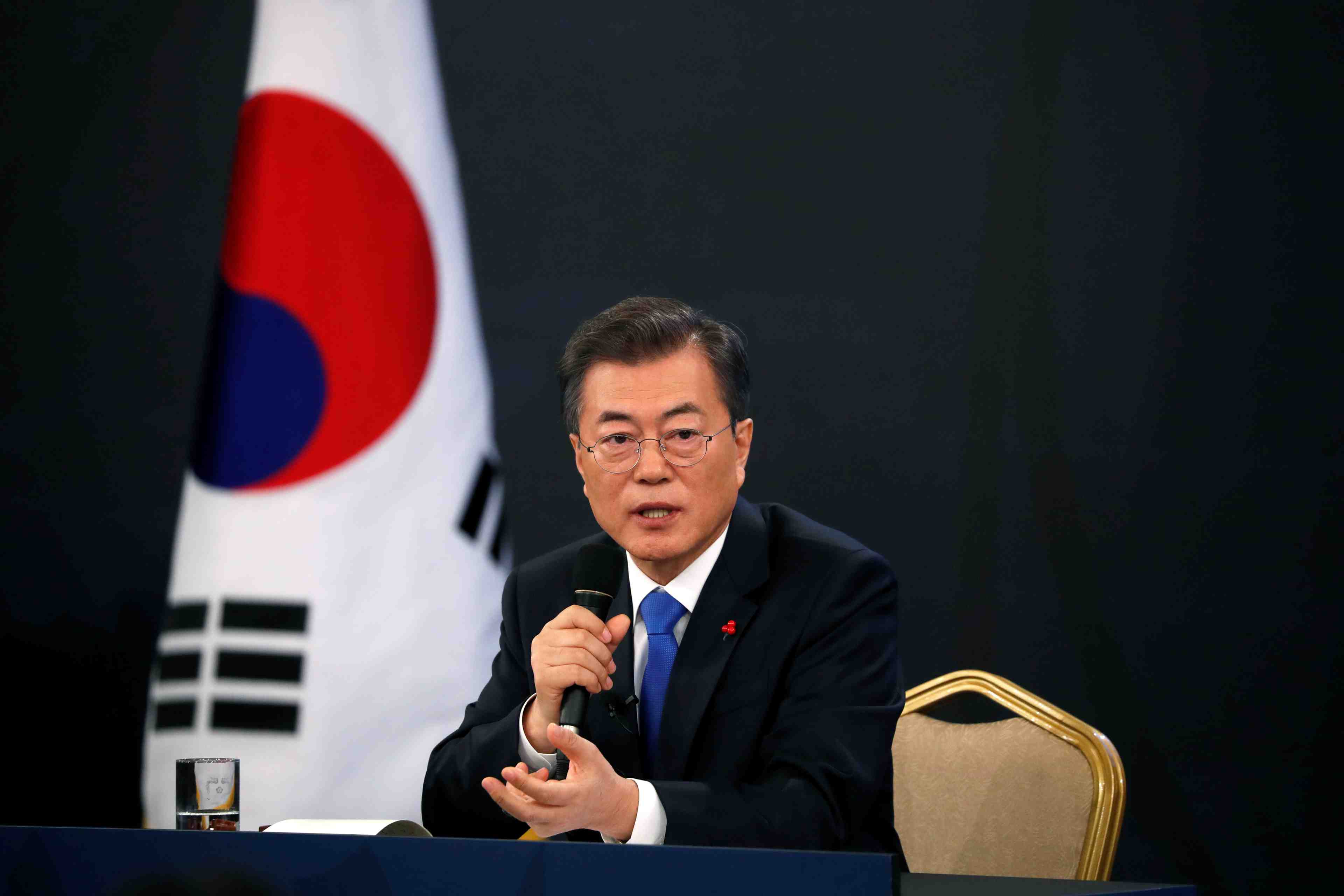 Le president moon souligne le role de trump dans le dialogue coreen