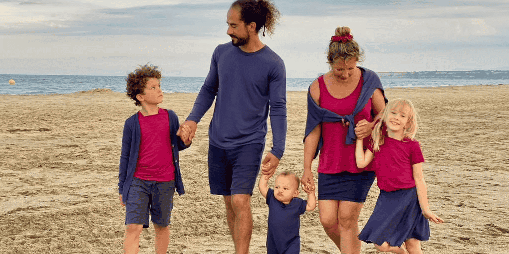 La petite entreprise audoise Le Mouton à Soie produit des vêtement en laine mérinos et en soie, en particulier pour l’été.