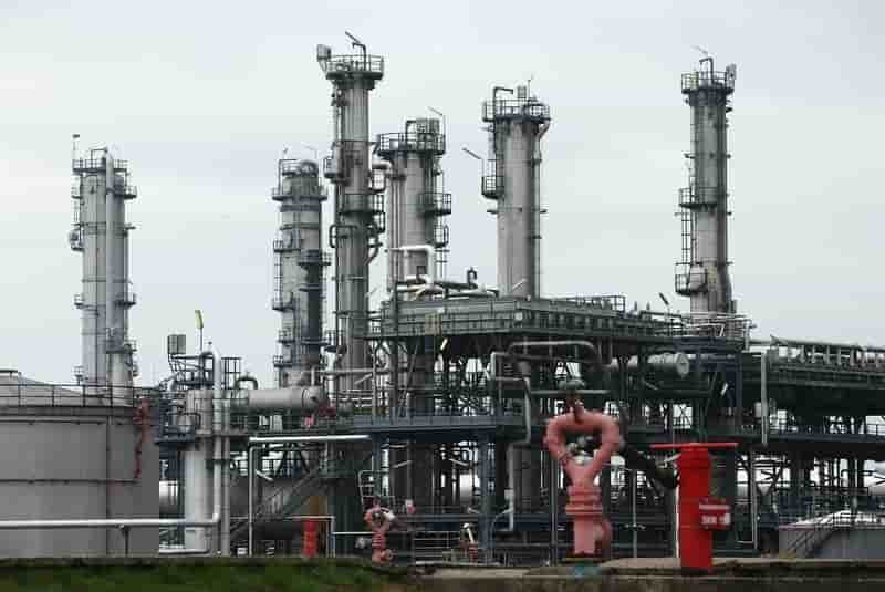Le secteur du petrole bascule dans le rouge