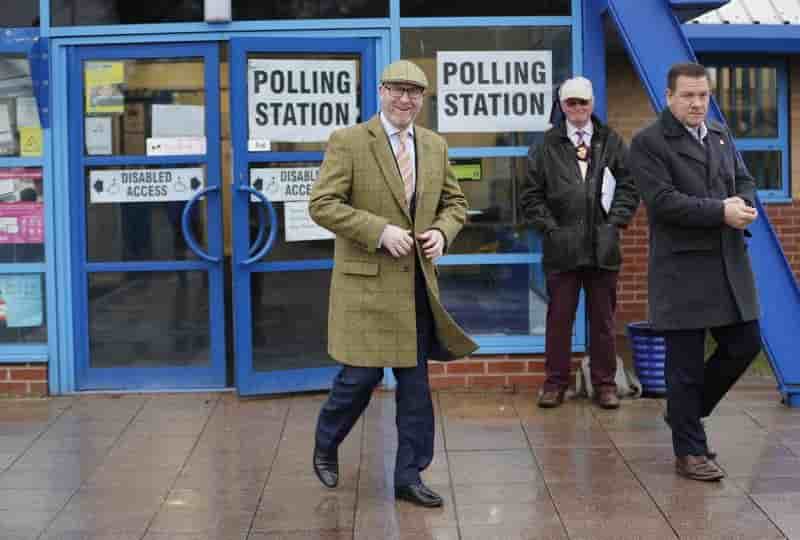 Ukip perd les elections de stoke-on-trent