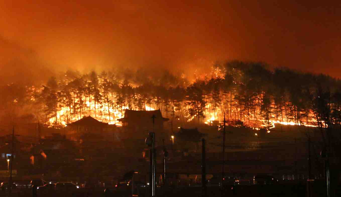 Plus de 4.200 personnes evacuees apres un incendie en coree du sud