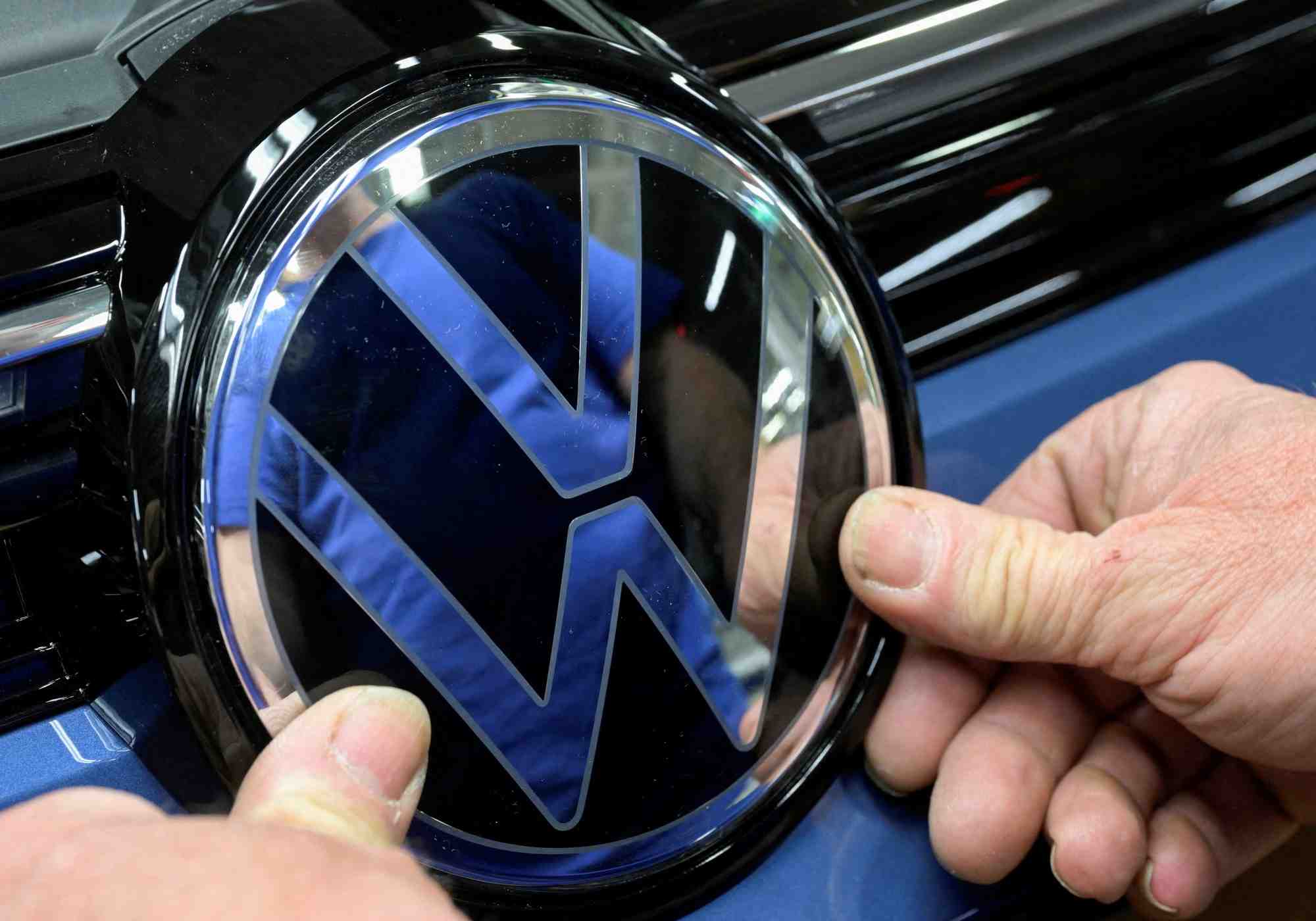 Logo de volkswagen a son siege a wolfsburg