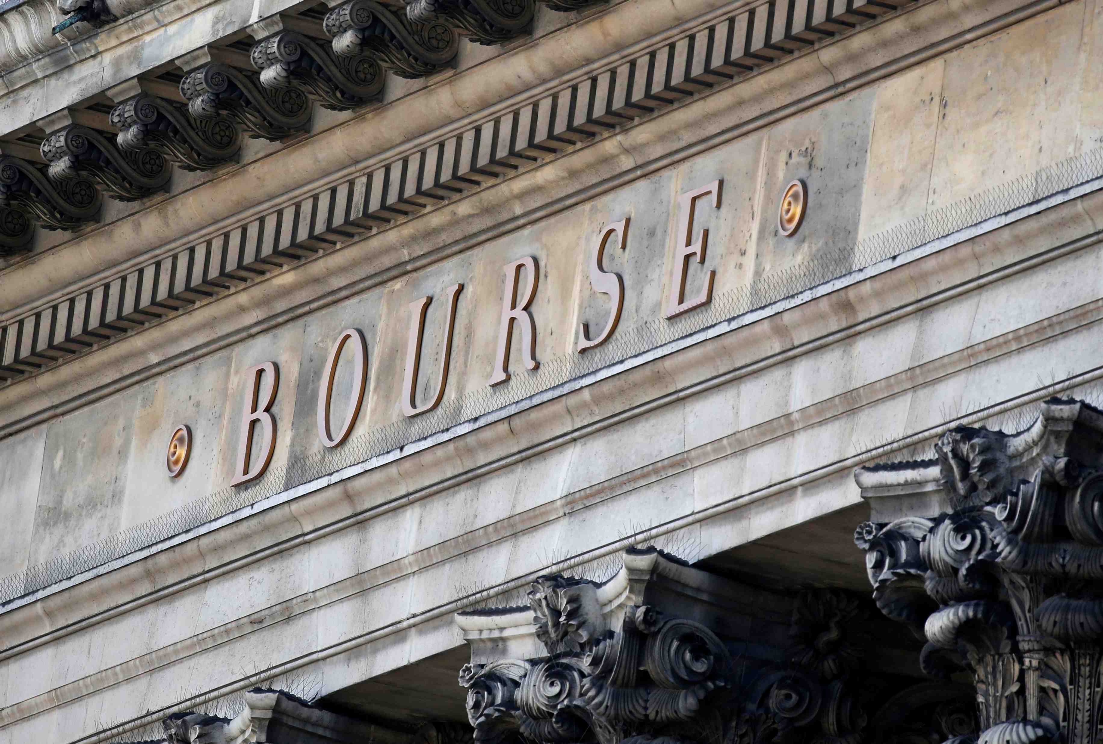 Les bourses europeennes ouvrent avec prudence