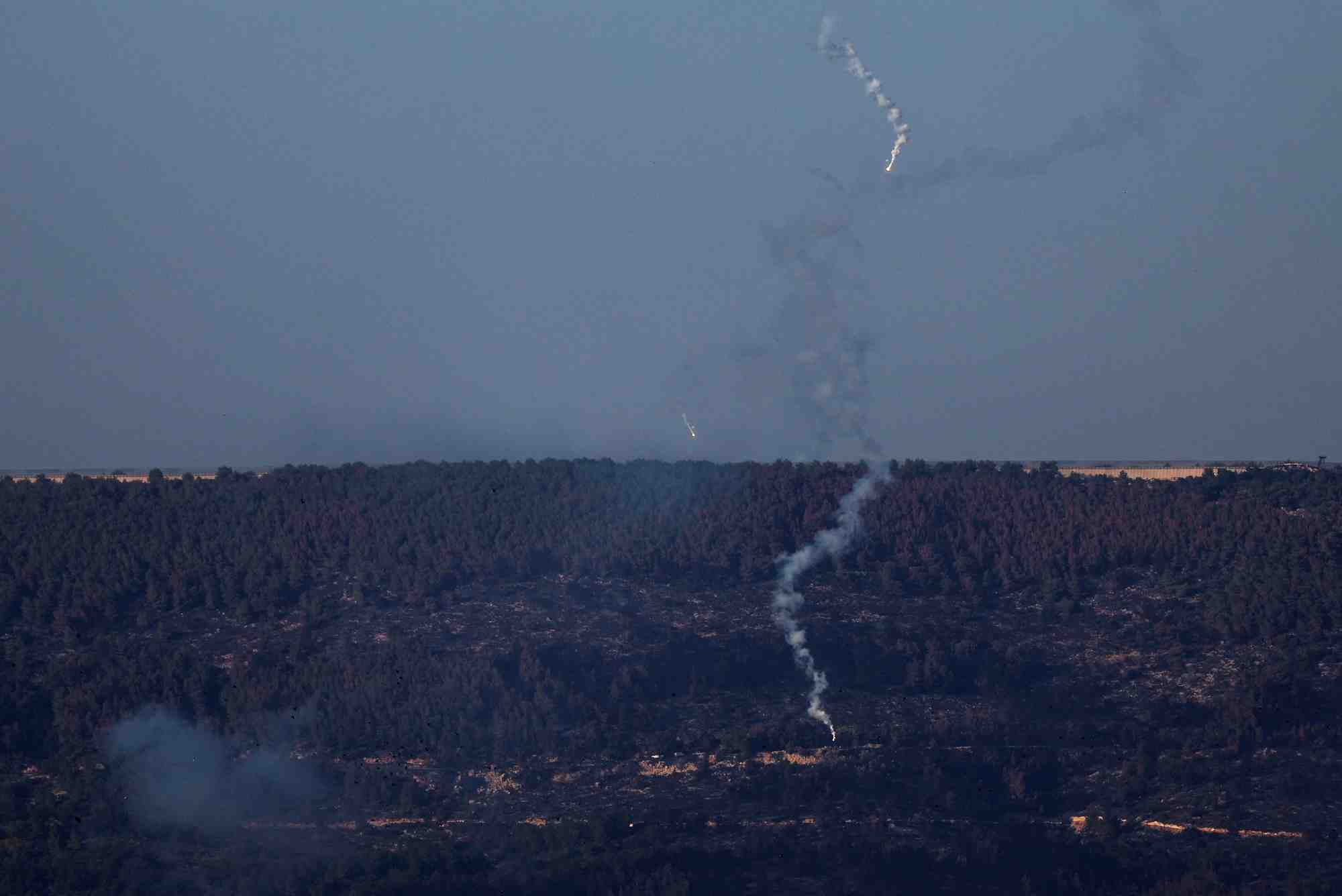 Fusees au-dessus de la frontiere israelo-libanaise