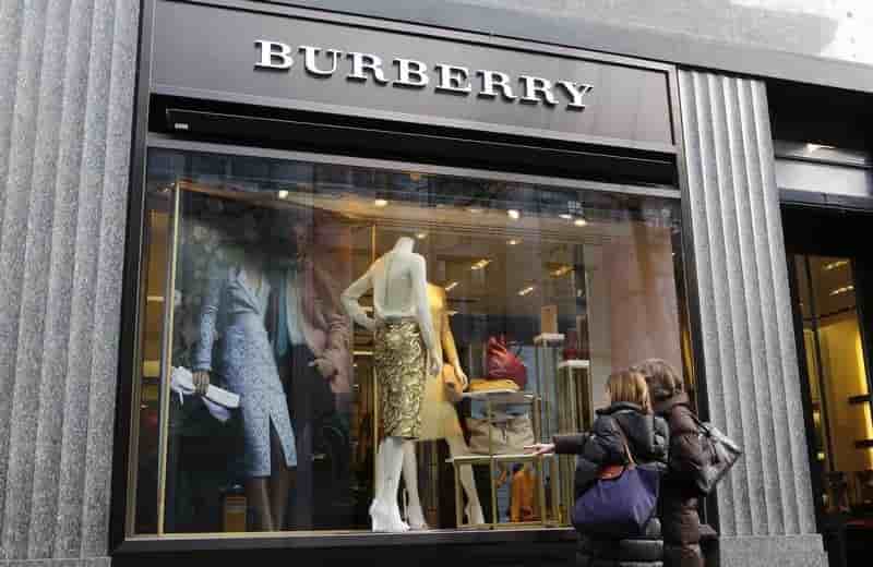 Burberry a vu la croissance de ses ventes ralentir