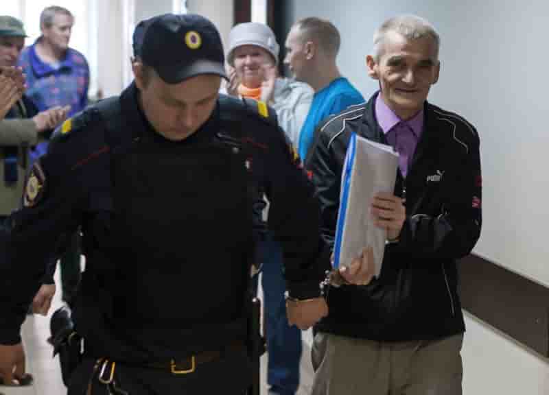 Un historien russe accuse de pedopornographie acquitte