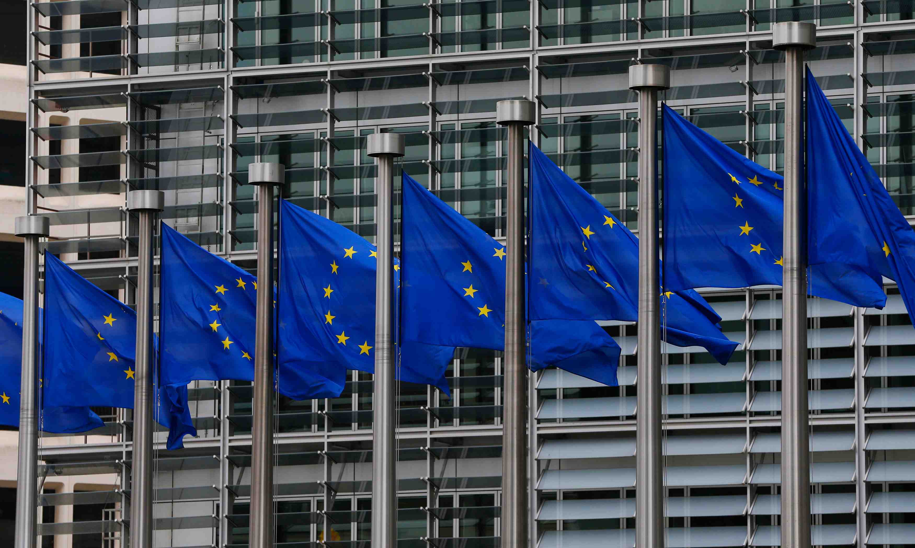 L'ue veut boucler un traite avec la suisse a la mi-octobre