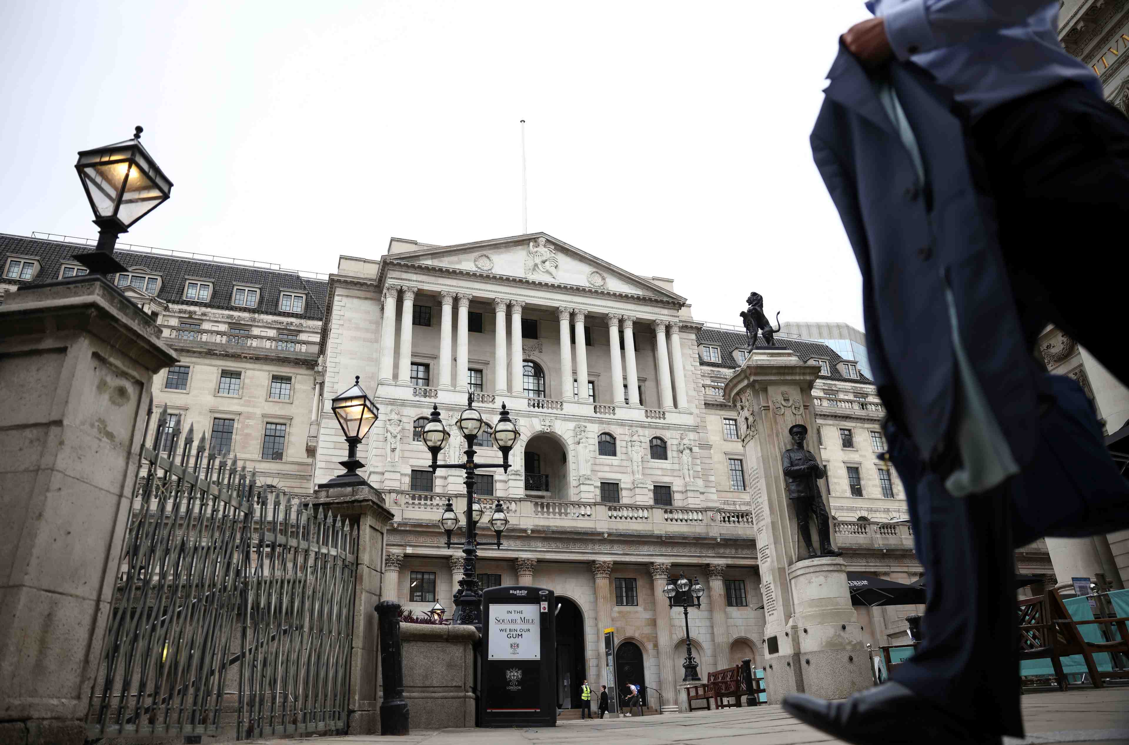 Grande-bretagne : la banque d'angleterre laisse sa politique monetaire inchangee