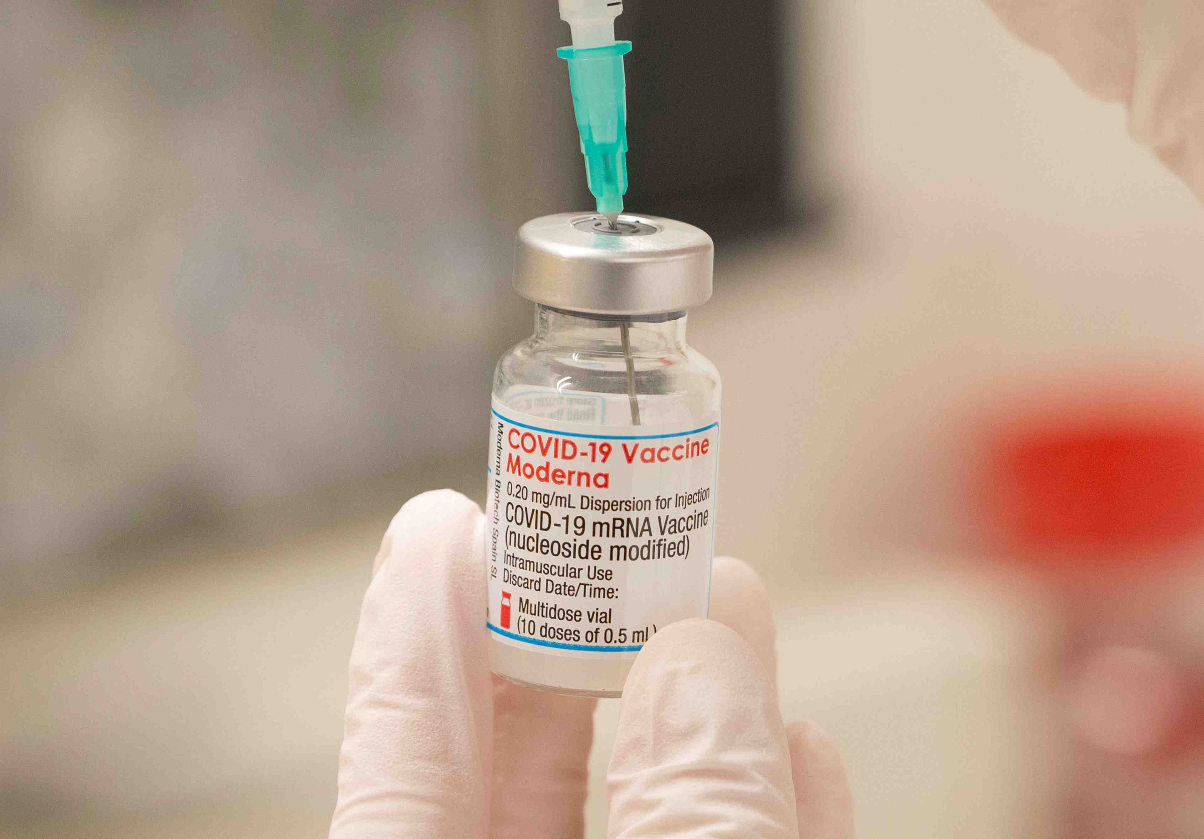 Coronavirus: moderna travaille sur un rappel dedie au variant omicron