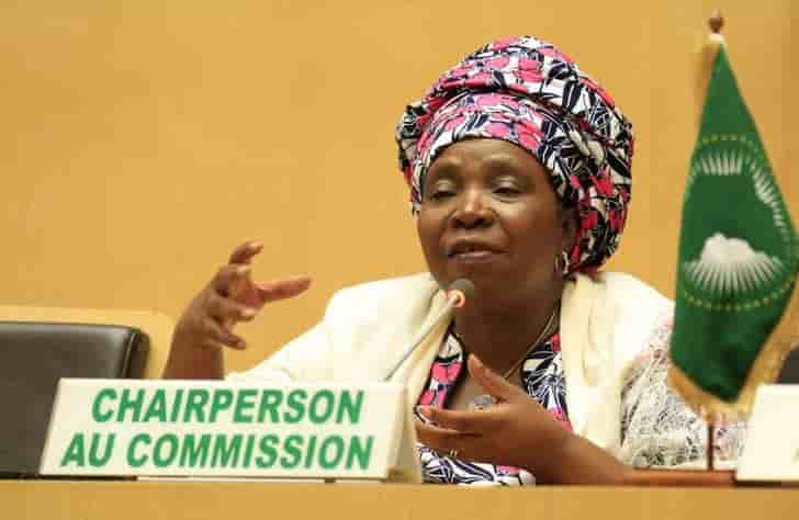 L'Union africaine demande une transition civile au Burkina