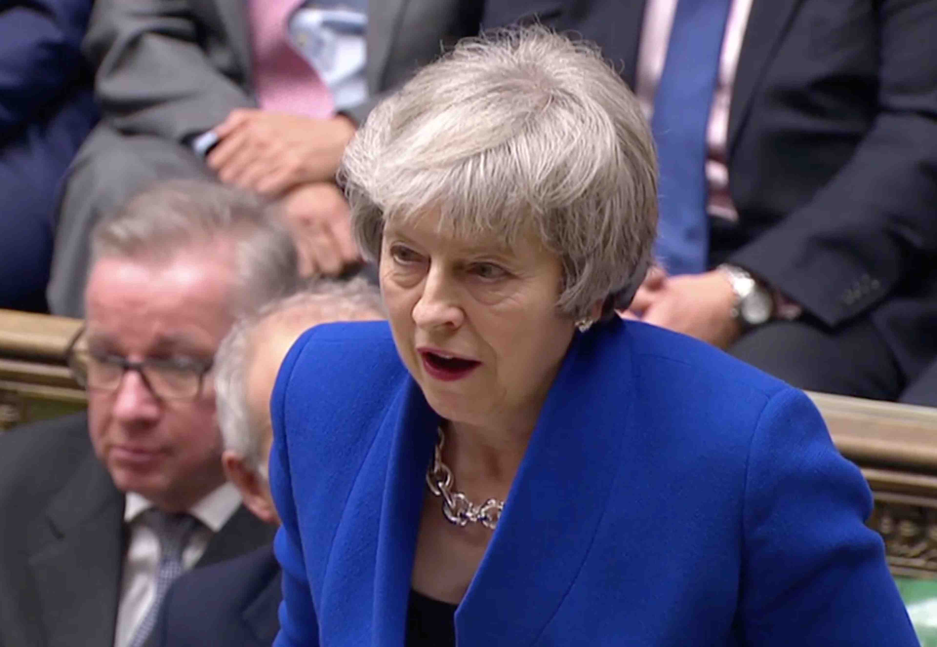 Gb: may ecarte une motion de defiance contre son gouvernement