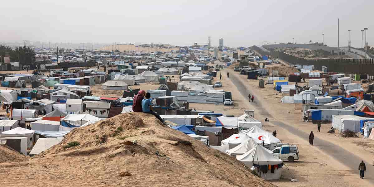 Campement de Palestiniens près de la ville de Rafah, le 26 avril.