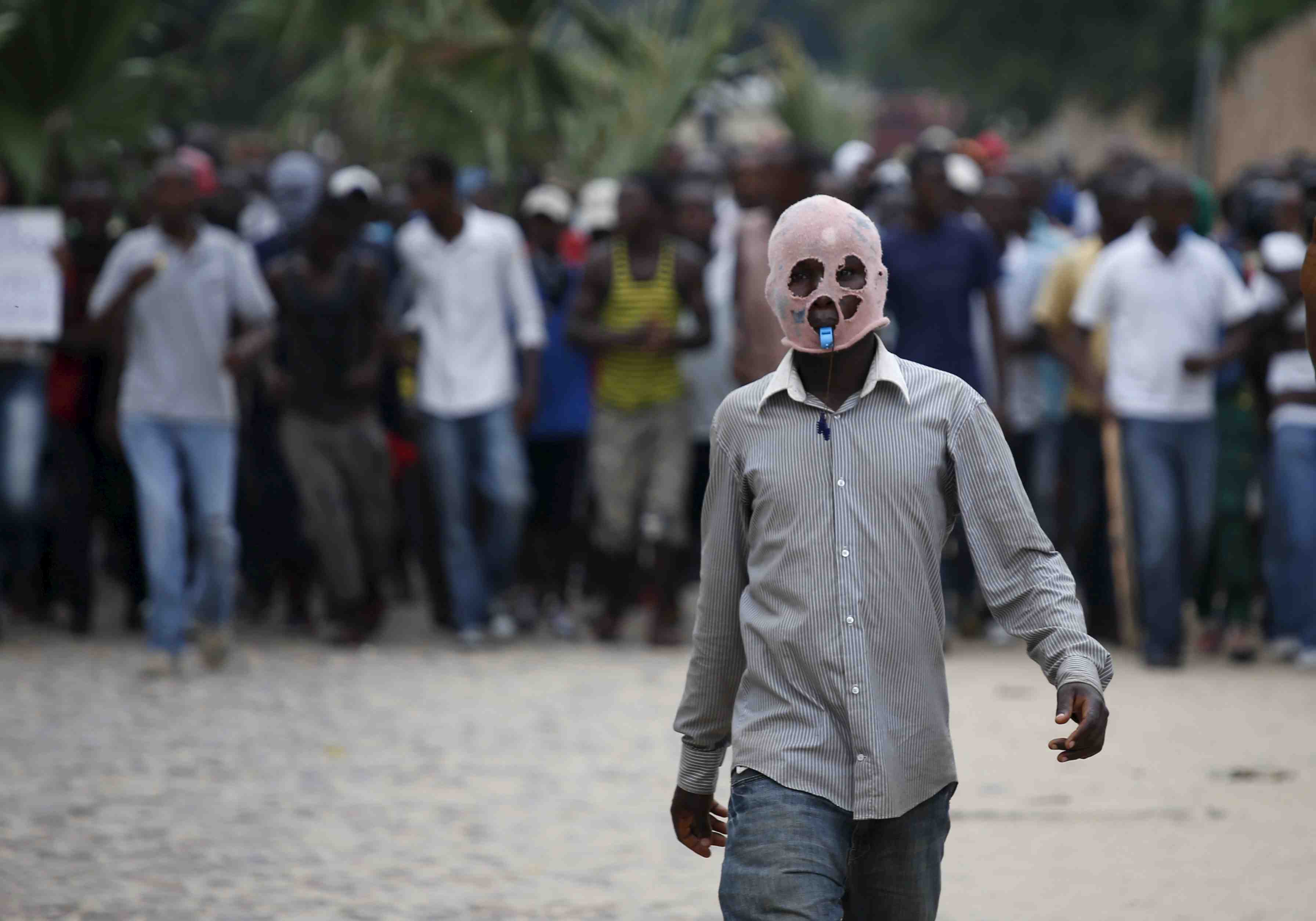 Un general burundais annonce la destitution du president