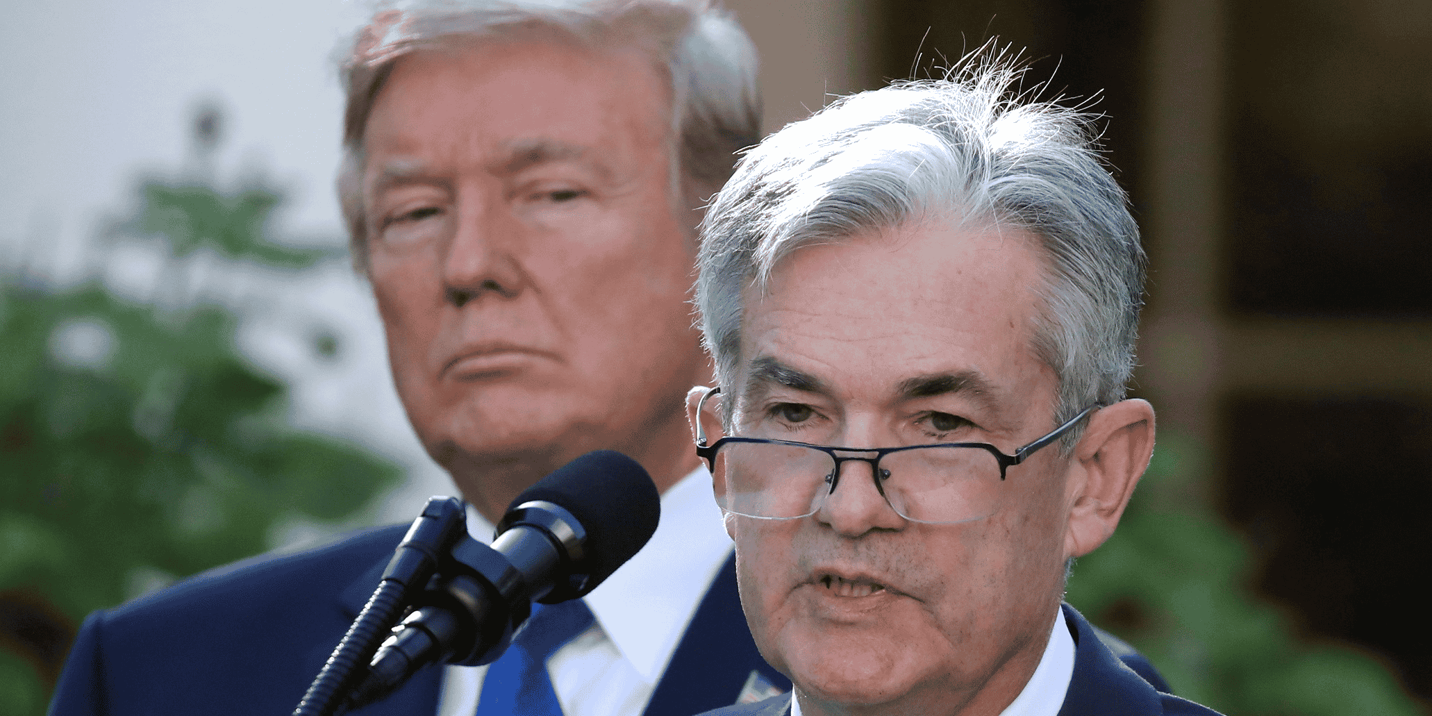 Trump n'est "meme pas un peu" satisfait de powell (fed)