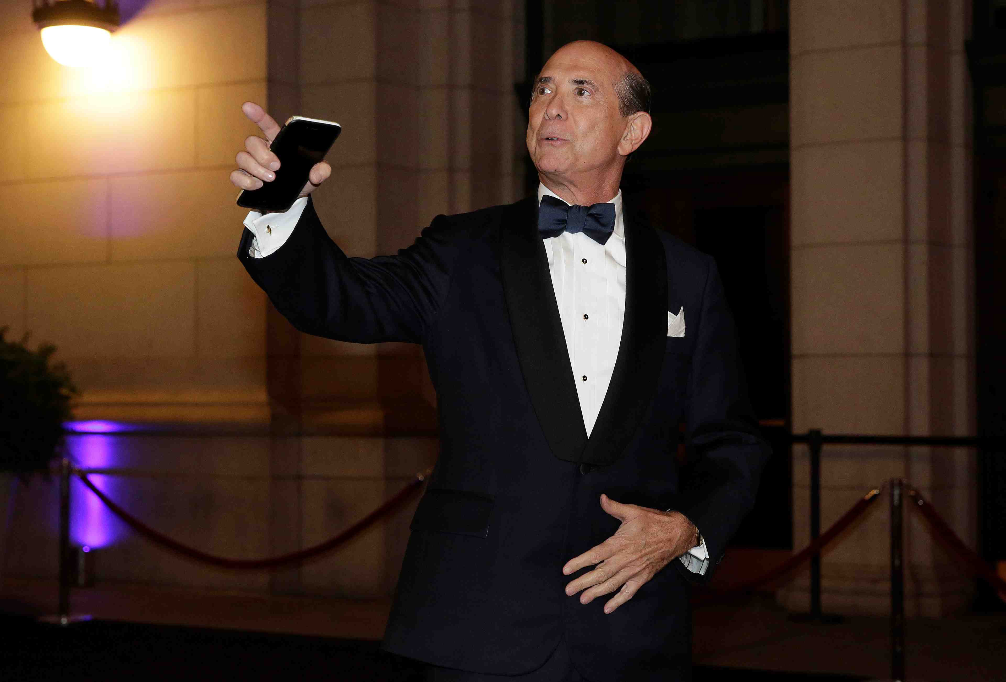 L'ambassadeur us en italie se rend au siege de telecom italia