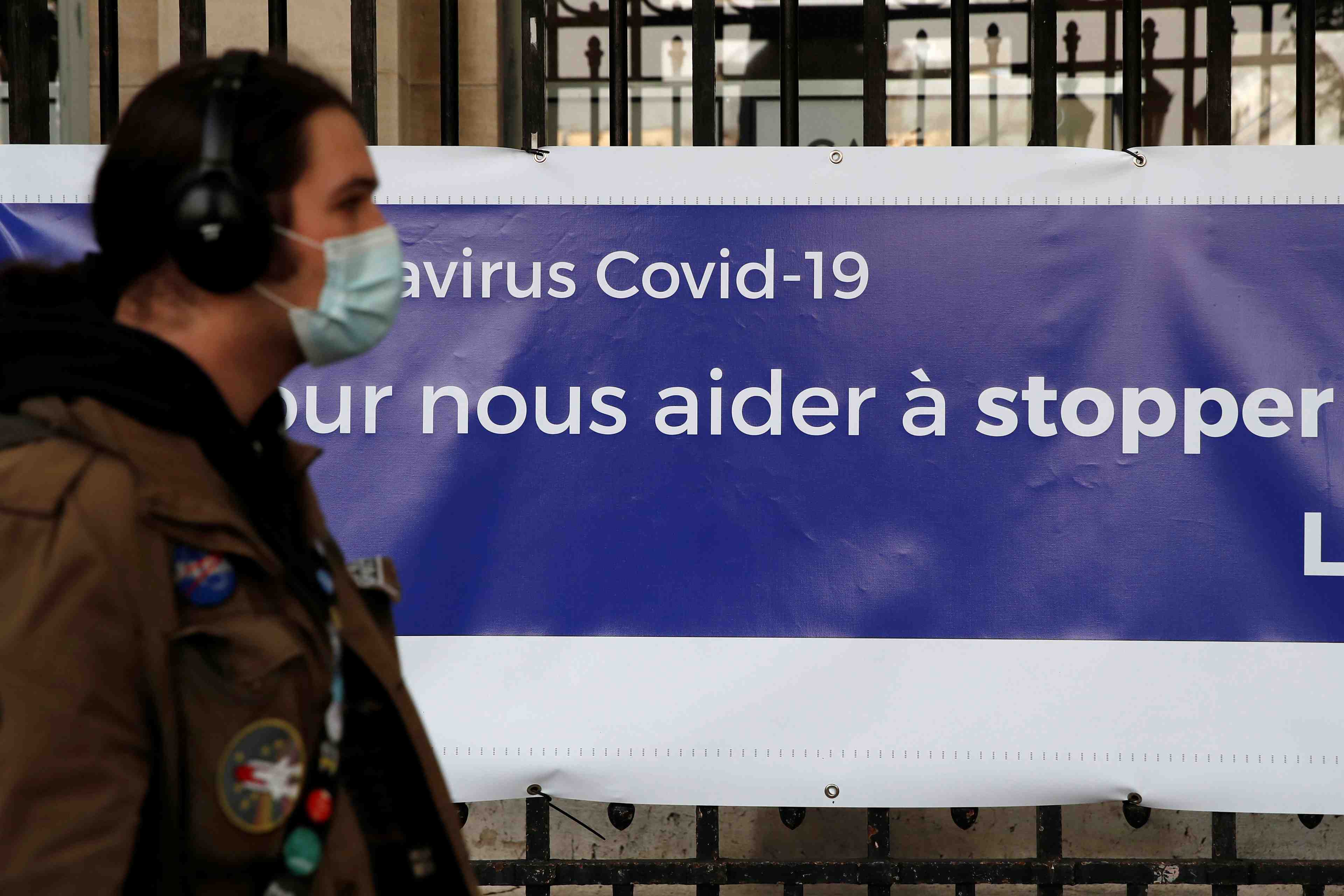 Le taux de personnes immunisees plus faible que prevu, declare delfraissy