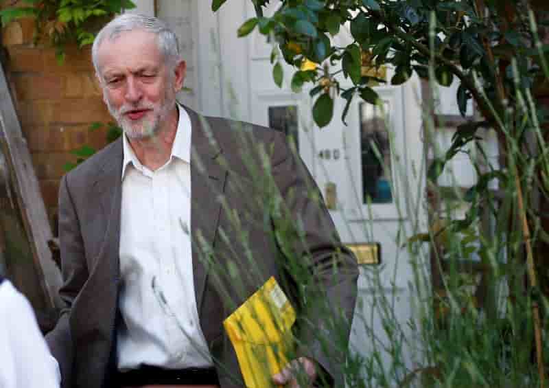 Le chef du labour britannique exclut la demission