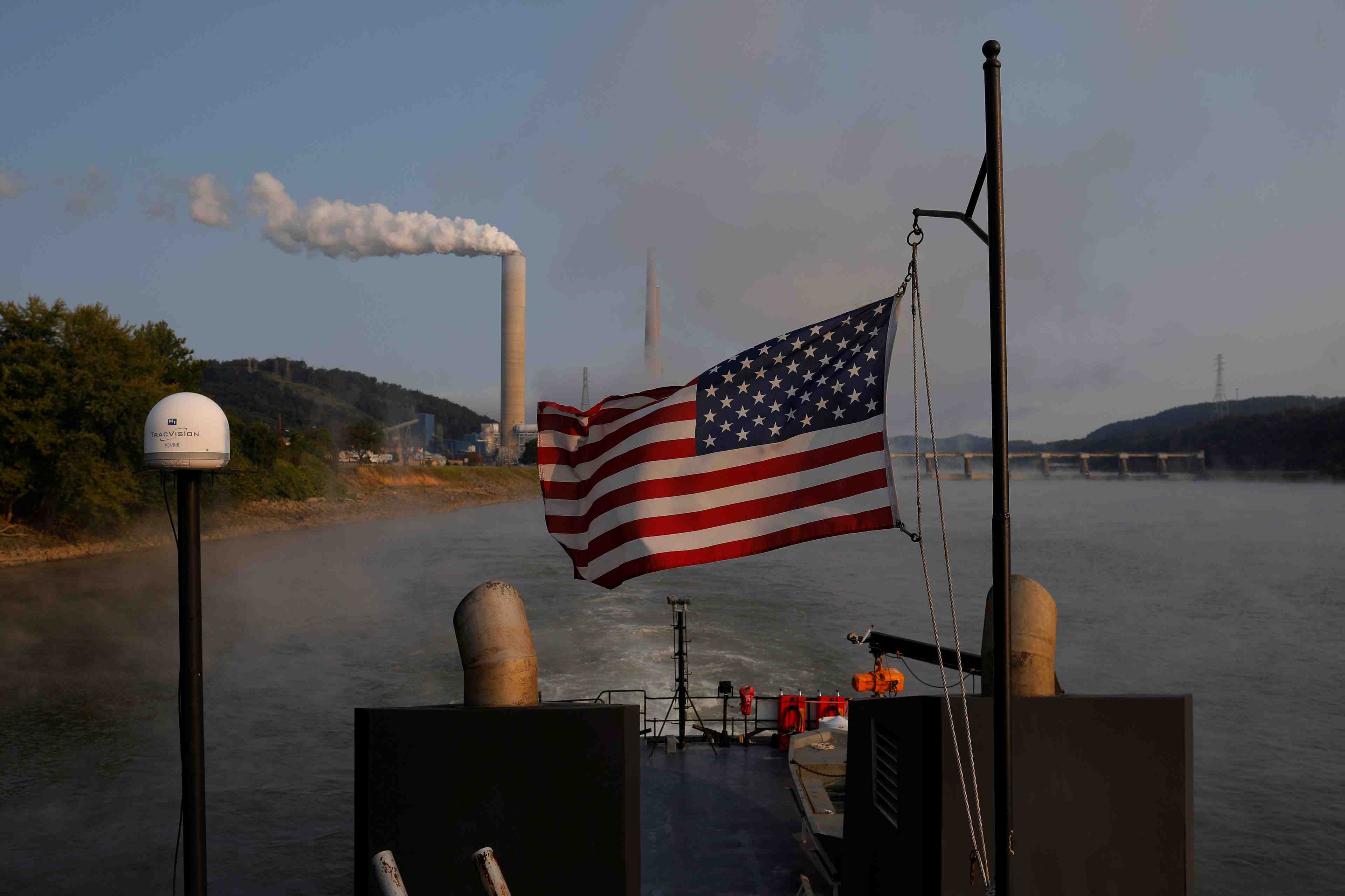 La croissance du pib aux etats-unis au troisieme trimestre legerement abaissee a 3,2%