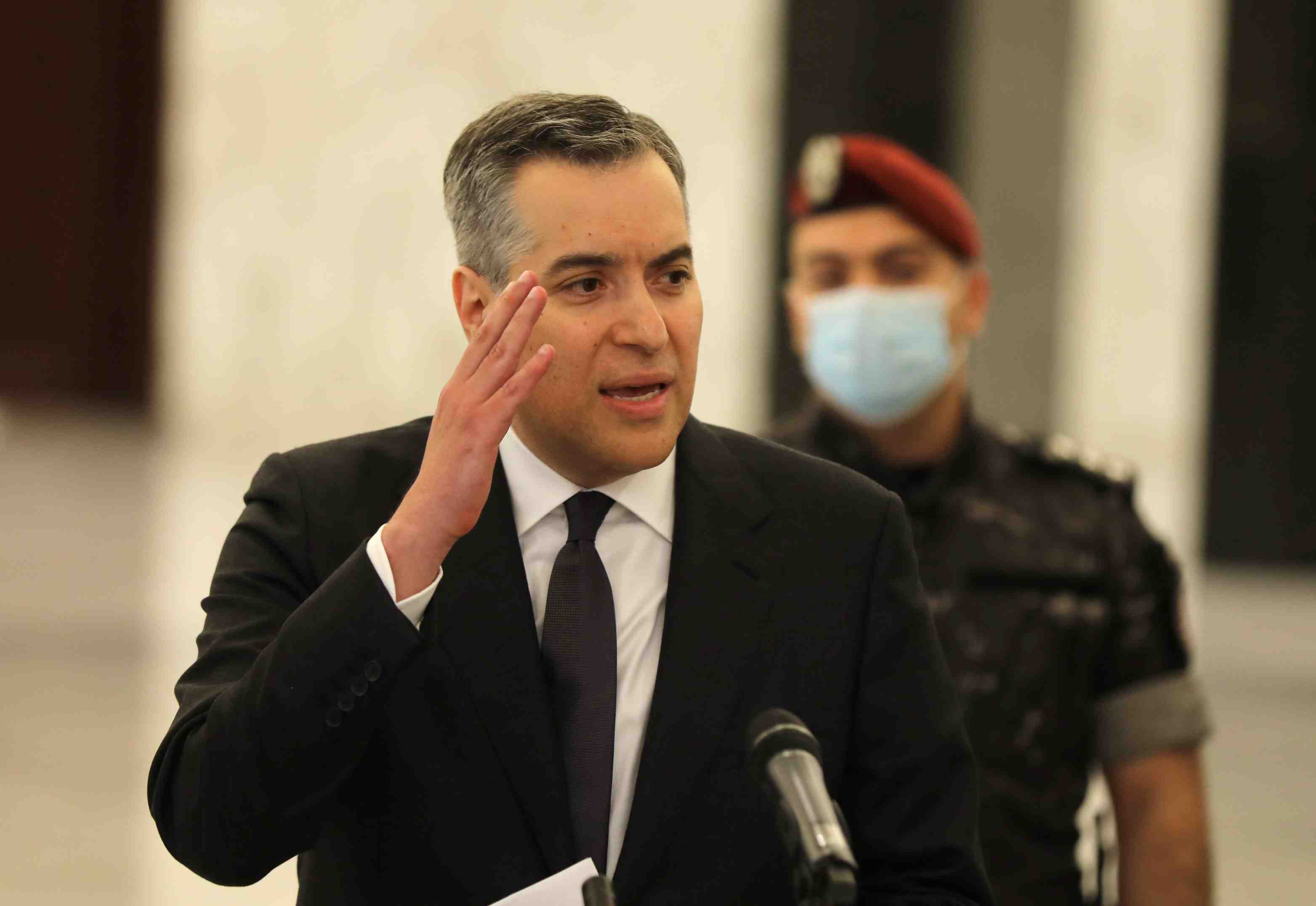 Adib nomme premier ministre au liban, macron attendu a beyrouth