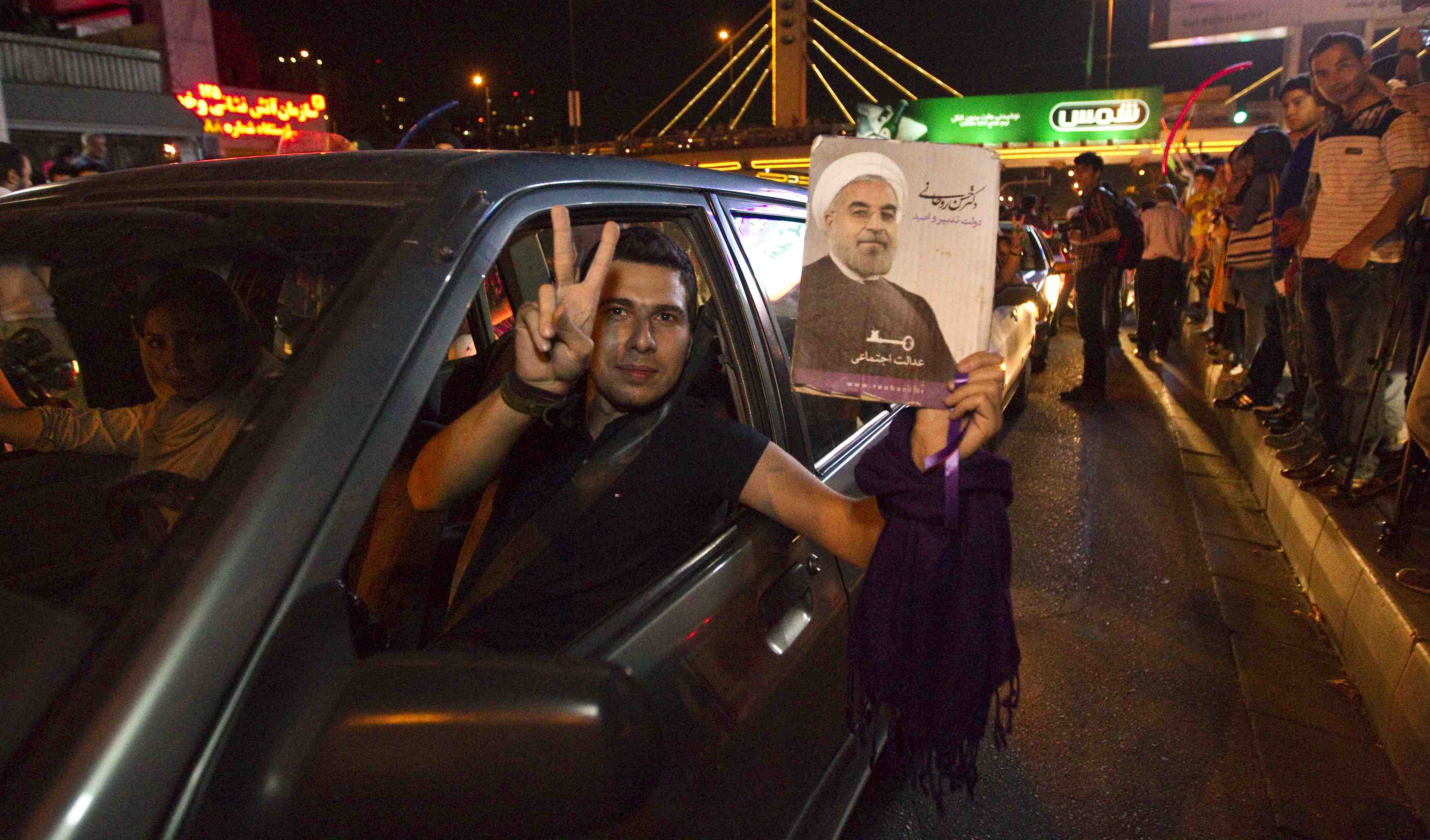 Liesse dans les rues de teheran apres l'accord sur le nucleaire
