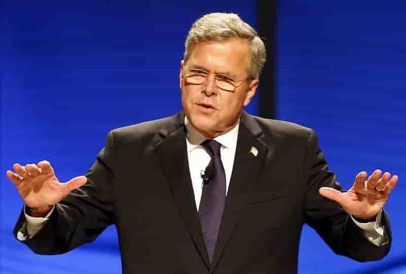 Jeb bush s’affiche en public avec george w. pour la premiere fois