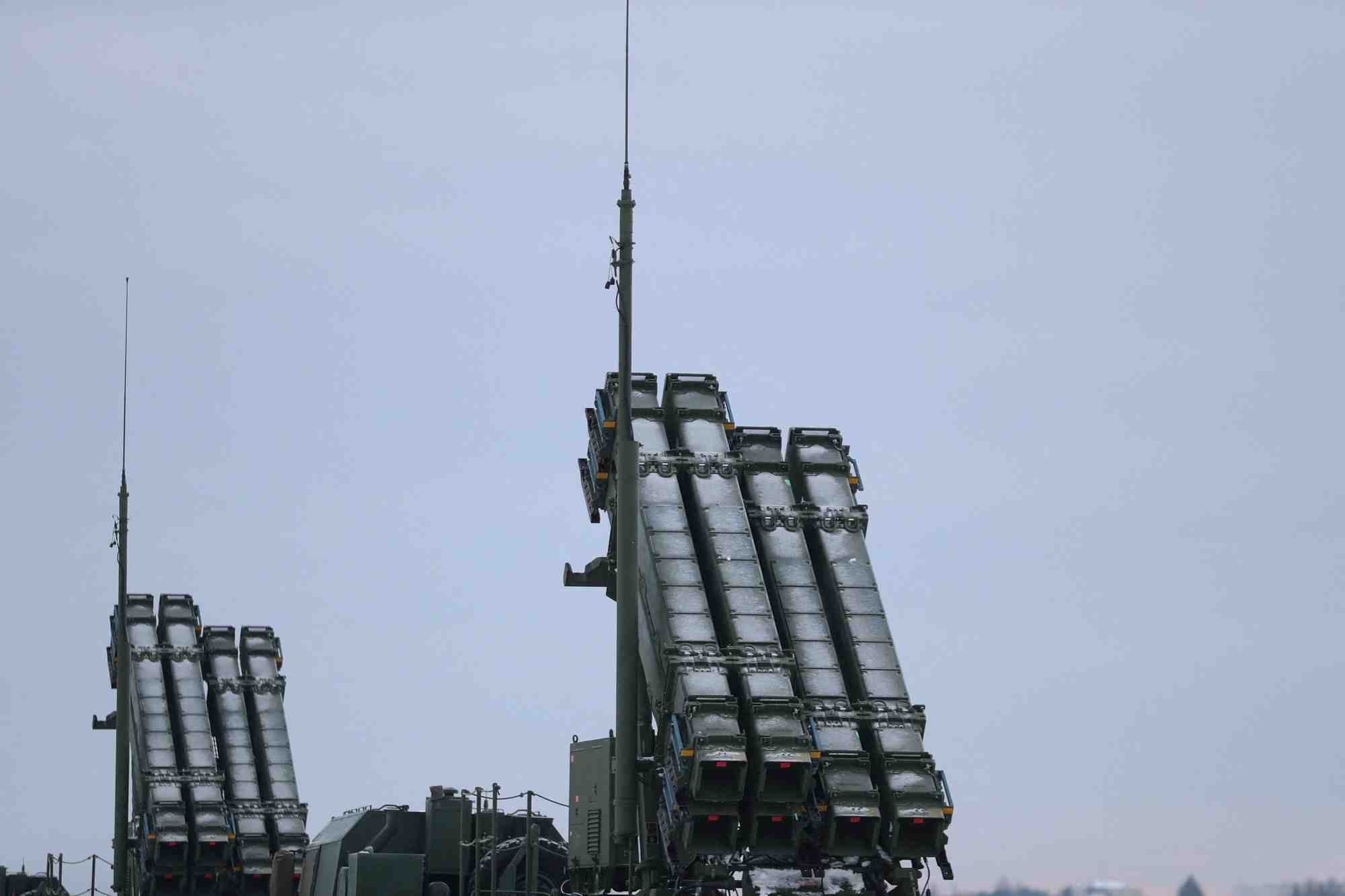 Le systeme de defense aerienne patriot a l'aeroport de varsovie