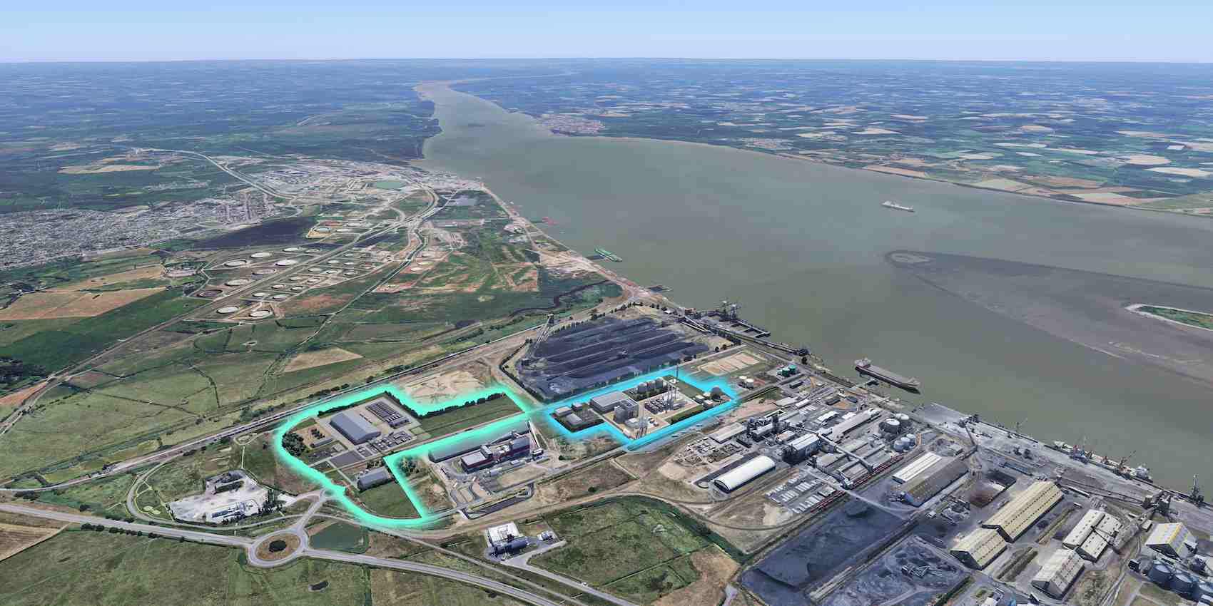 Sur un ensemble 20 hectares, une usine de production d'e-méthanol (zone en bleu) pourrait voir le jour sur le site industrialo-portuaire de Nantes Saint-Nazaire à horizon 2028, à proximité immédiate d'une unité dédiée à la production d'hydrogène renouvelable (en vert).