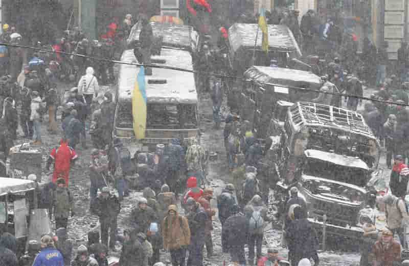 Le Premier ministre ukrainien menace les manifestants