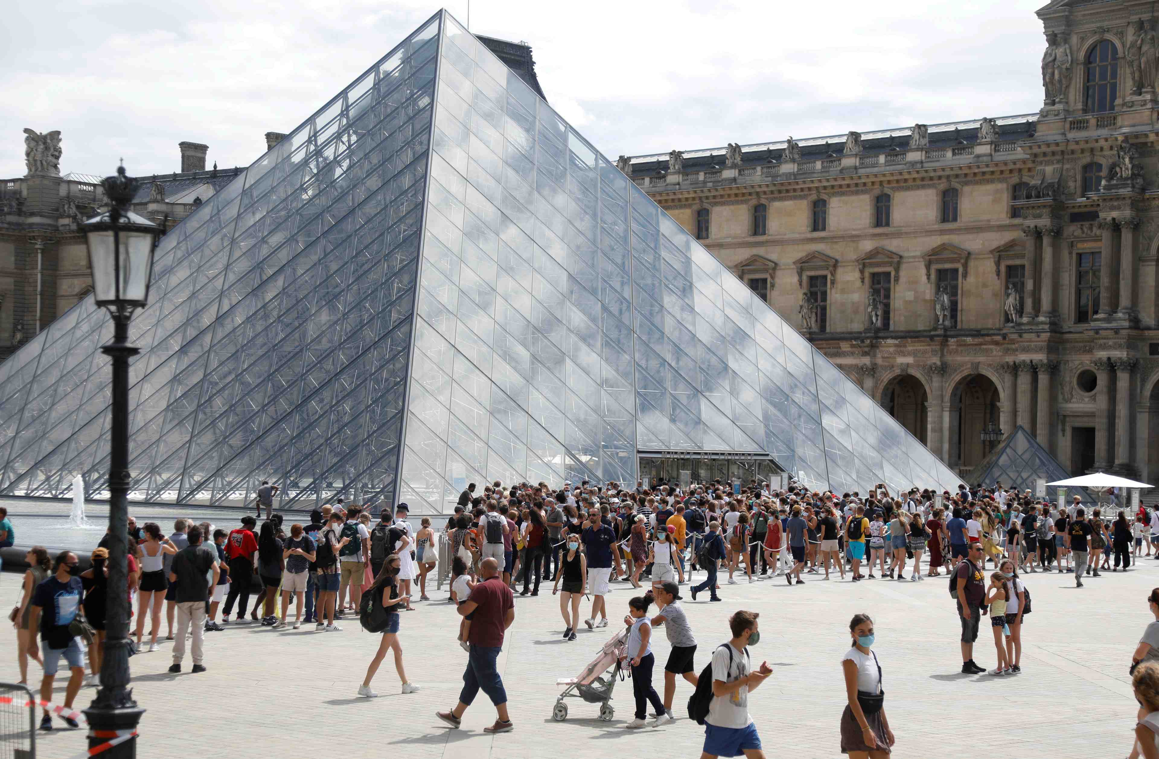 Paris et marseille "zones actives" de circulation du coronavirus