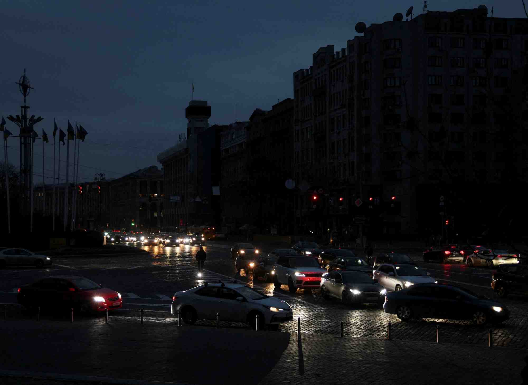 Photo d'archives du centre-ville de kyiv sans electricite apres des attaques de missiles russes en ukraine