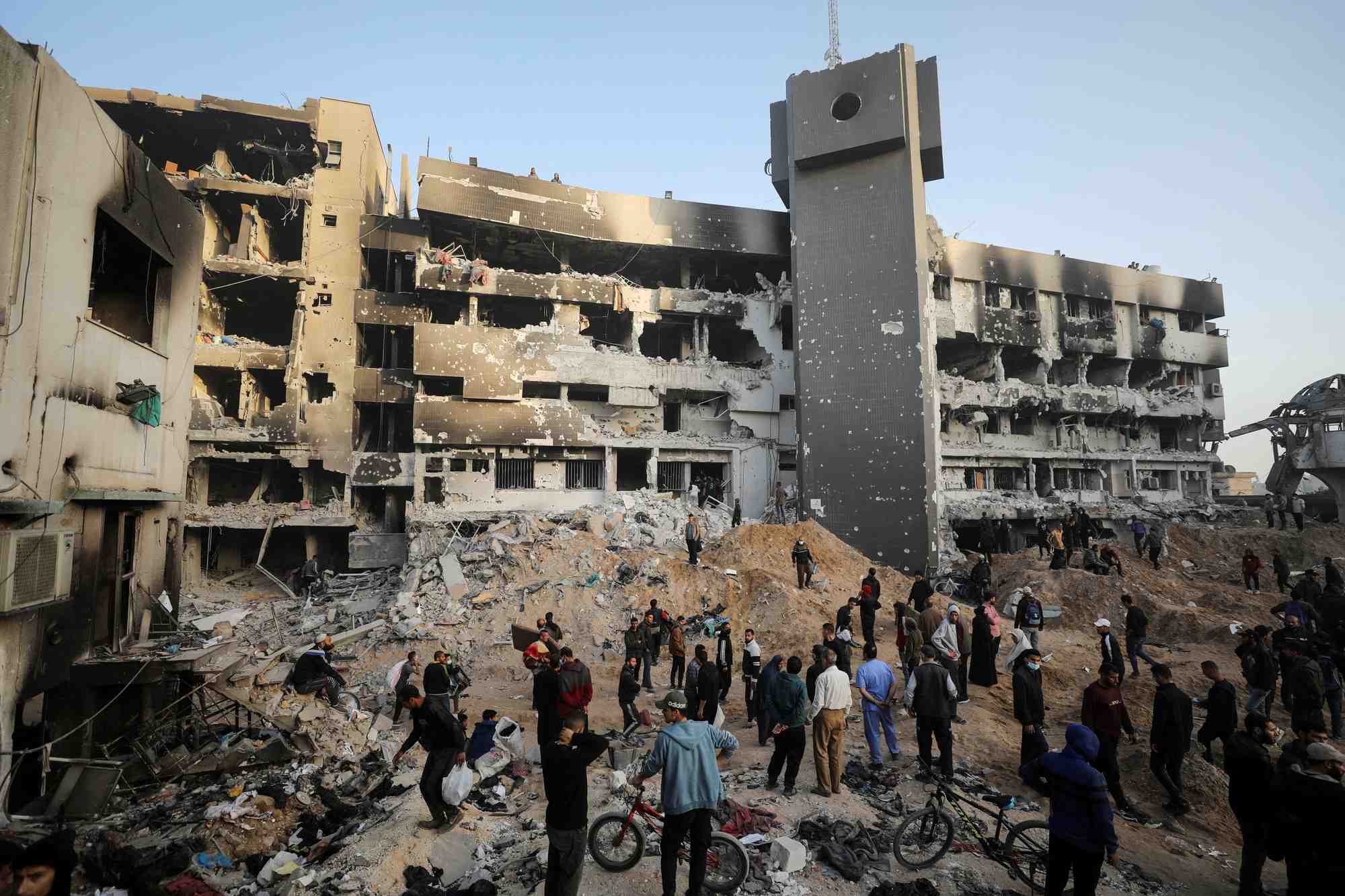 L'hopital al chifa de gaza, en ruines, apres deux semaines d'attaques israeliennes