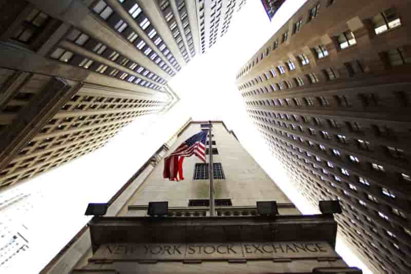 Wall street finit en tres legere hausse