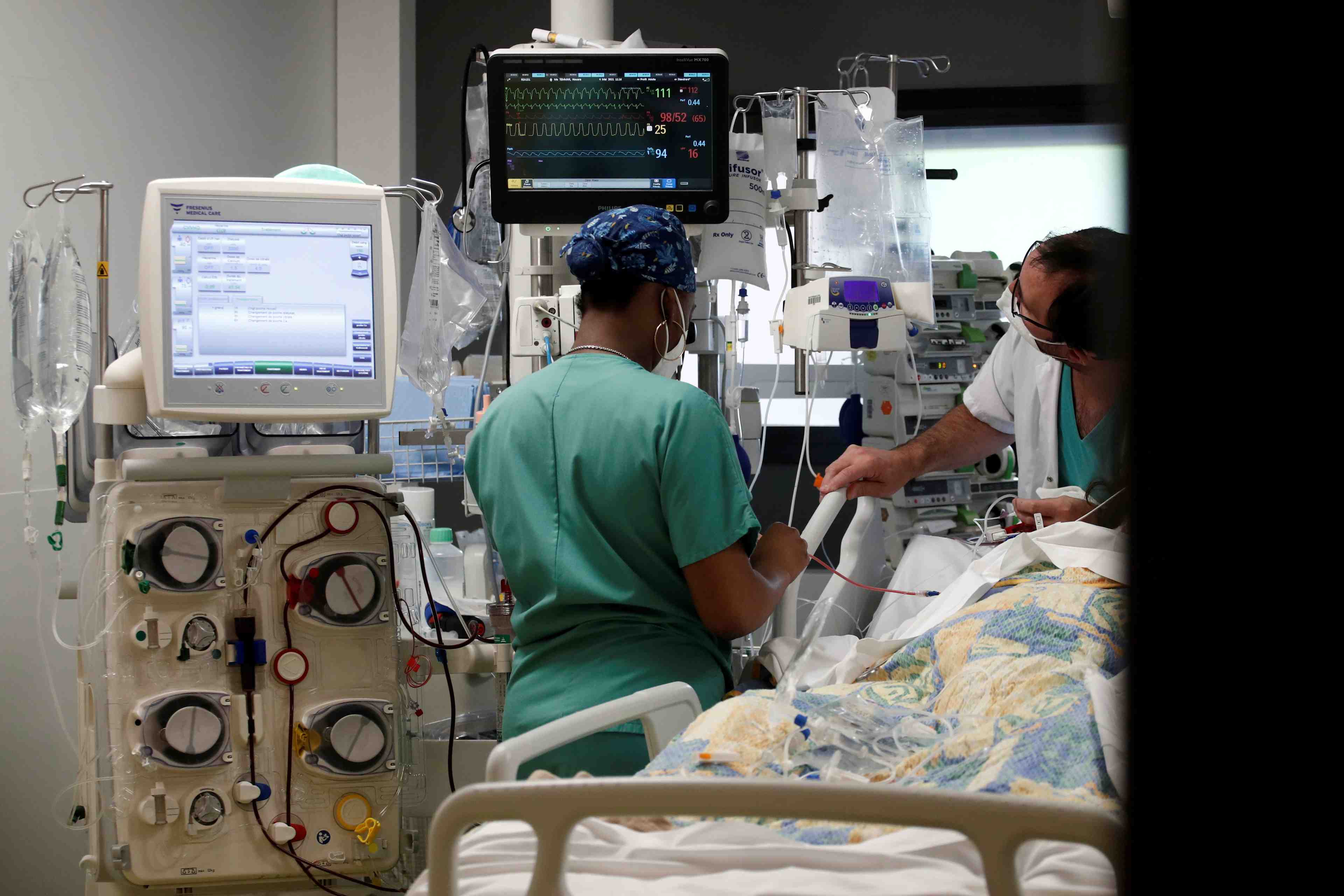 Coronavirus: le nombre de patients en reanimation continue a baisser en france