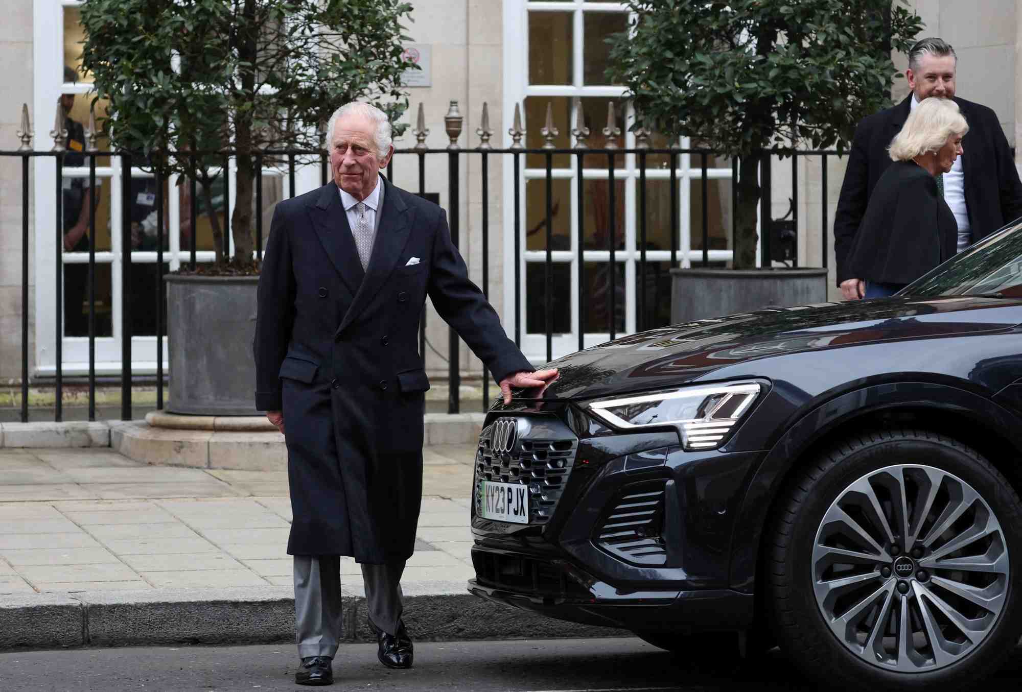 Le roi charles quitte la london clinic a londres