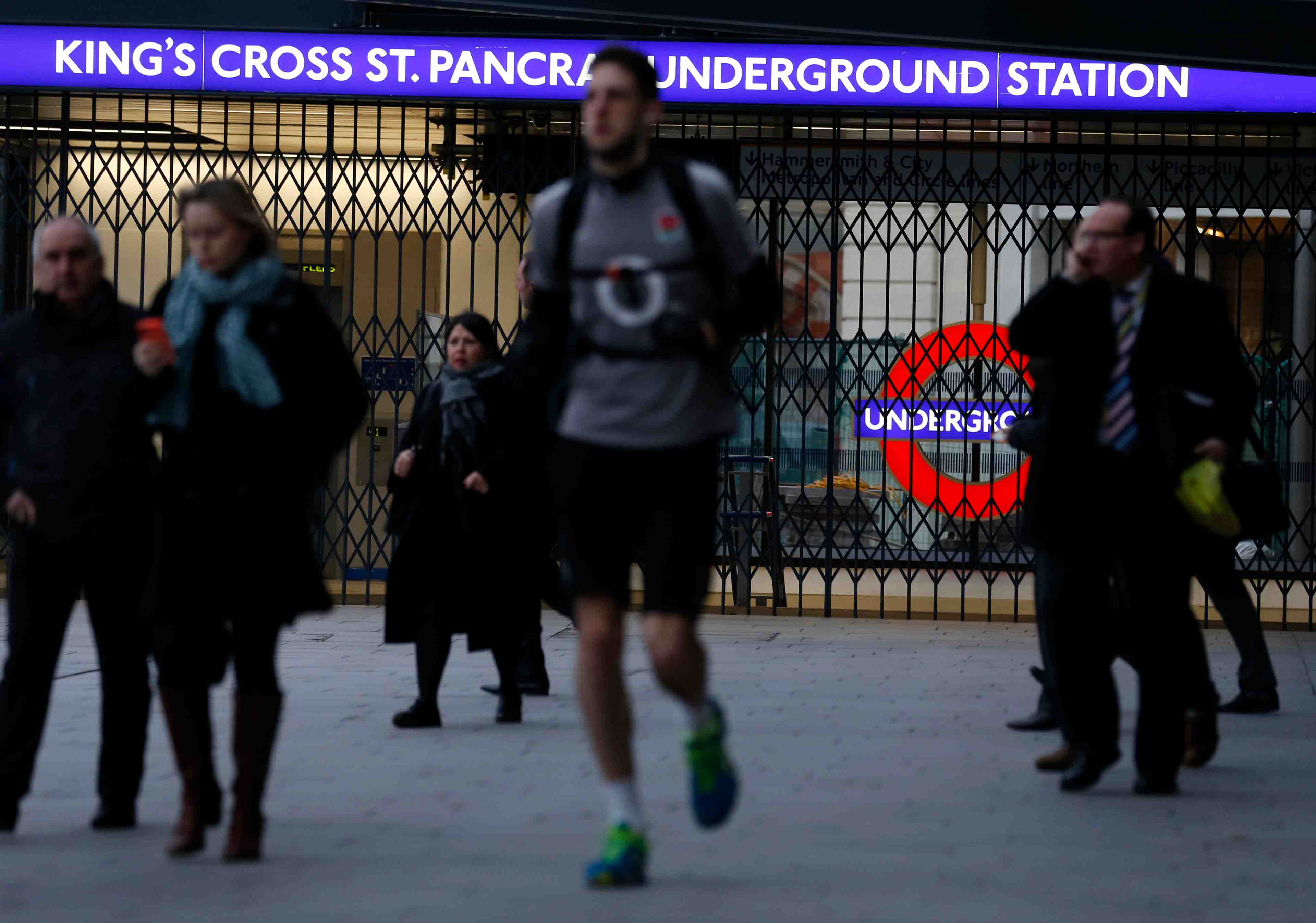 Londres: une station de metro fermee a cause d'une alerte incendie