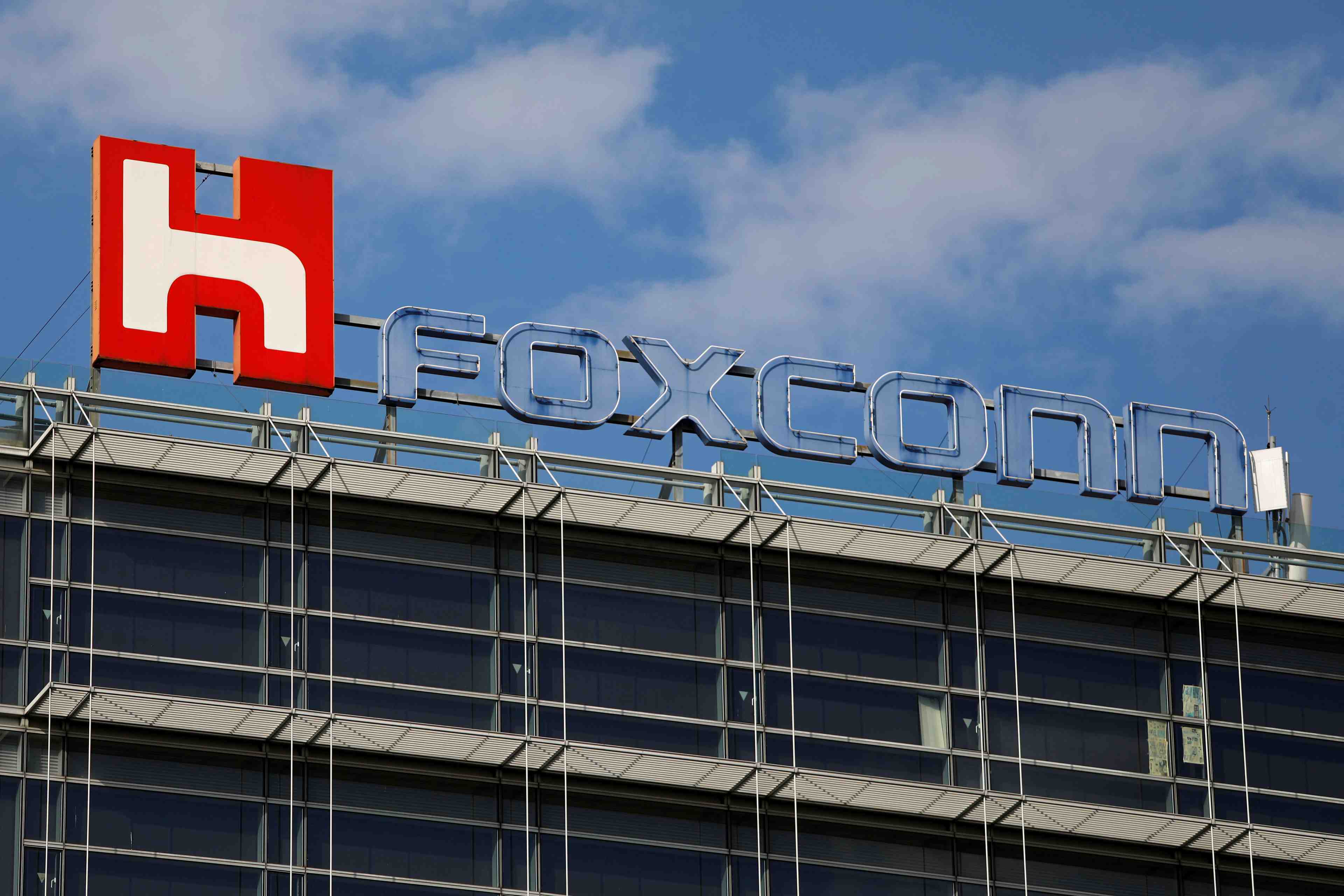 Fiat chrysler et foxconn projettent une coentreprise de voitures electriques